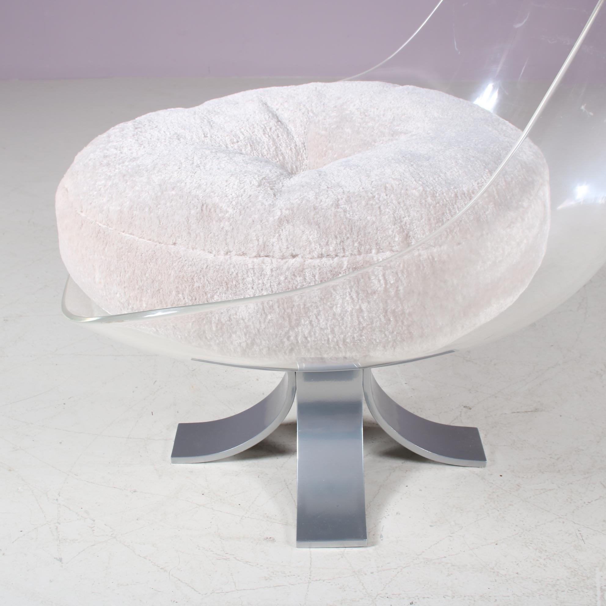 Plexiglass Lounge Chair by Michel Pigneres, France 1970 For Sale 2