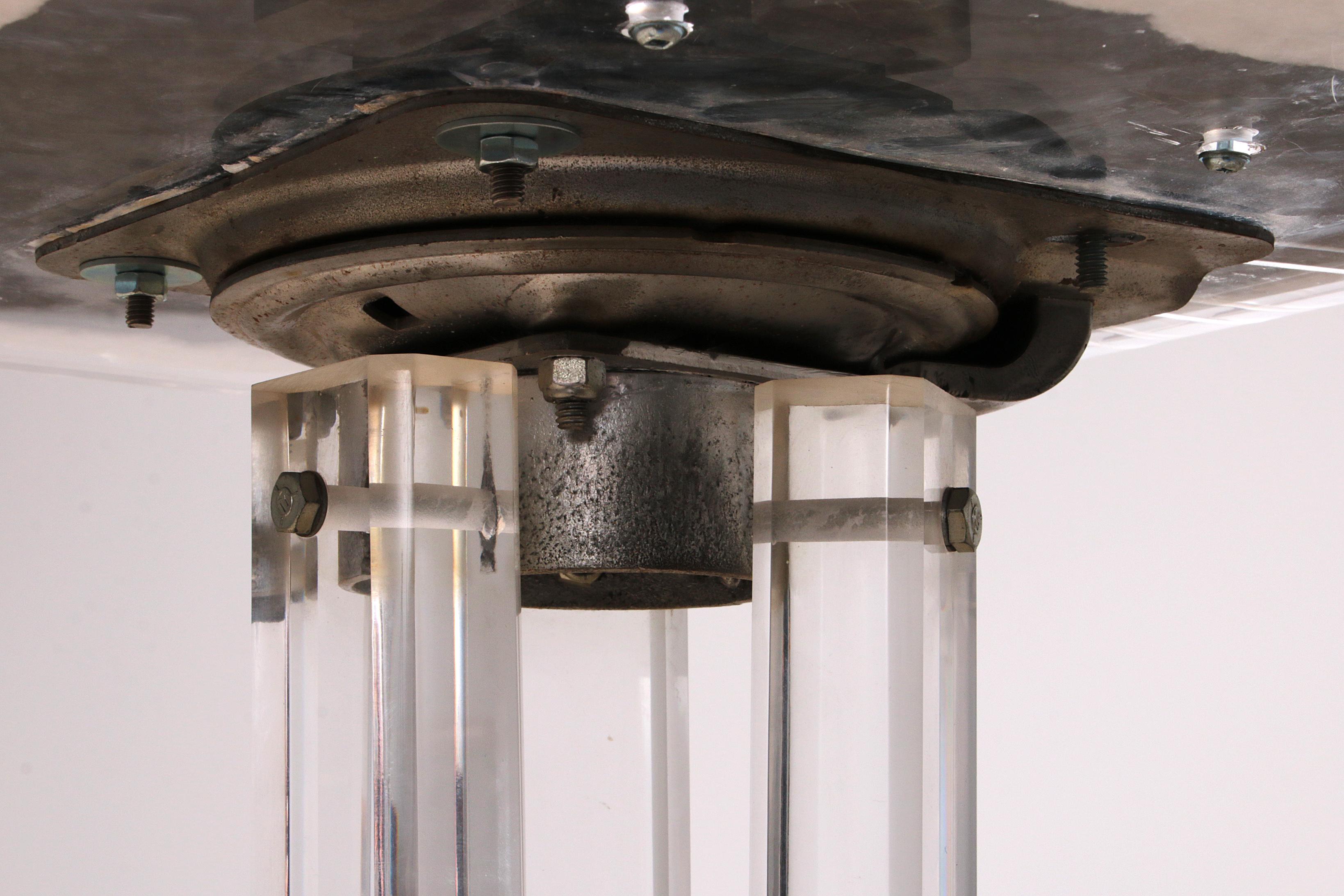 Sgabelli da bar in plexiglass e sedie da bar girevoli cromate, Produttori di I. Hill in vendita 10