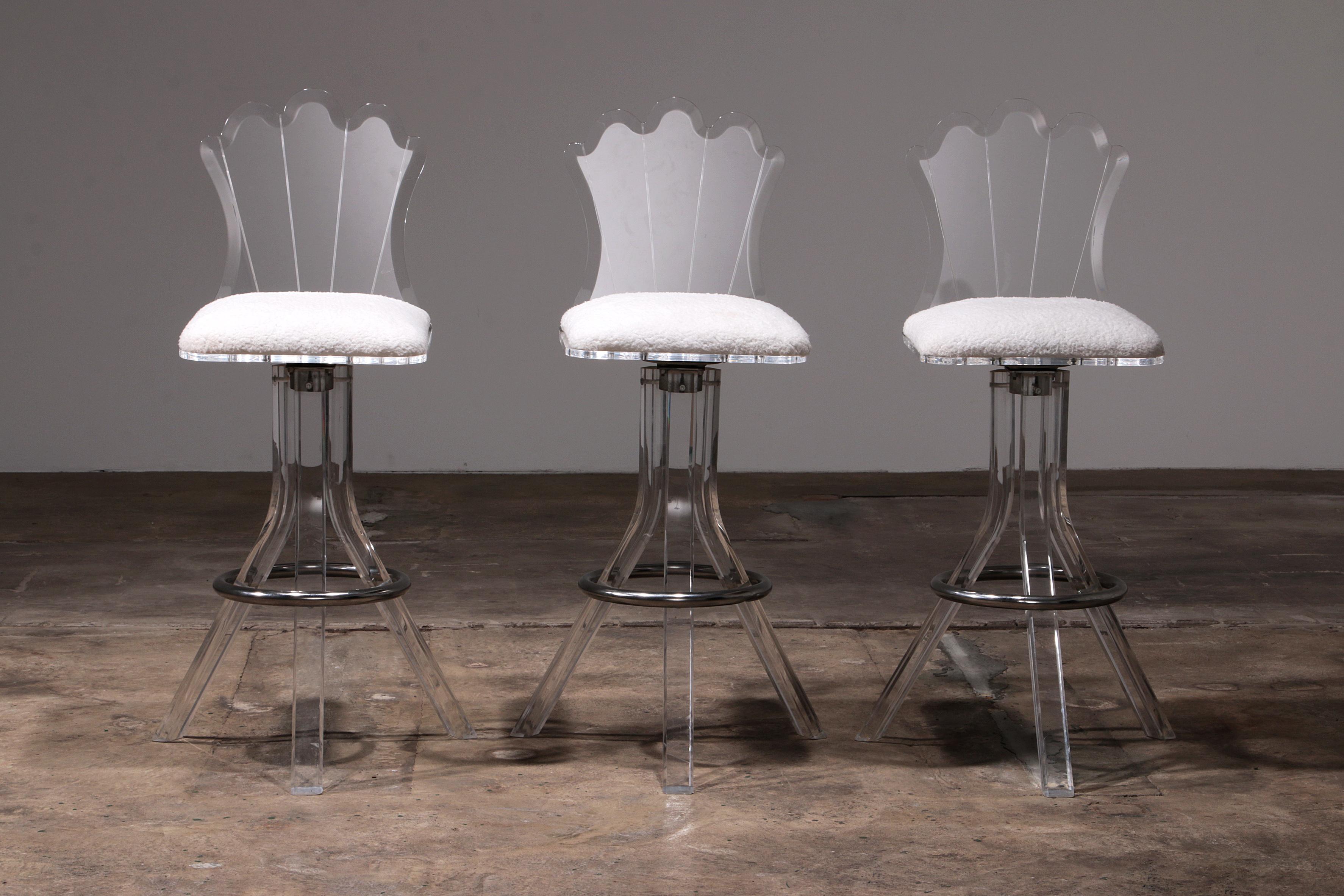 Central American Plexiglass lucite bar stools and chrome swivel bar chairs, Hill Manufacturers For Sale