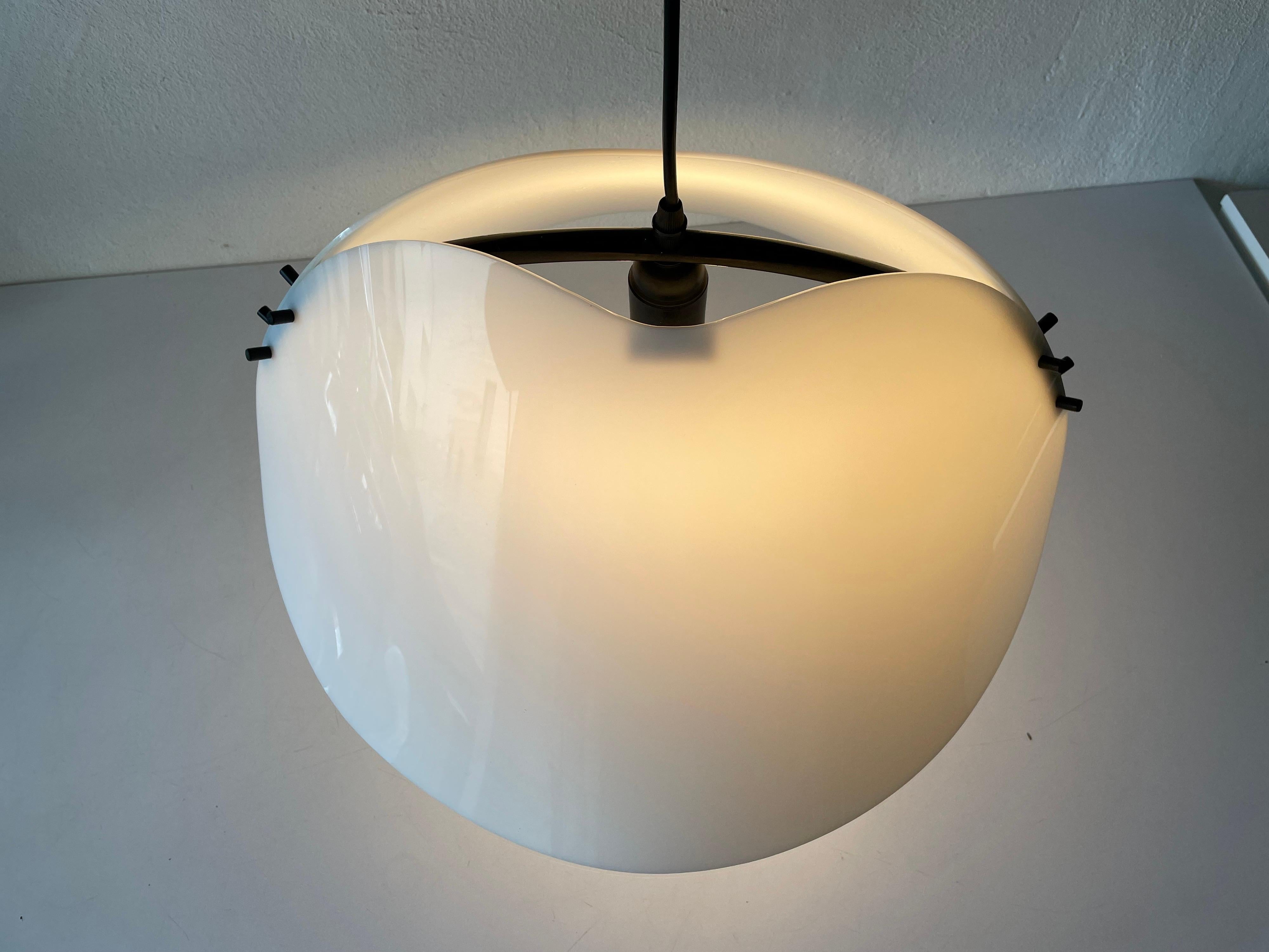 Plexiglass Pendant Lamp Model Melilla by Oluce, 1970s, Italy For Sale 5