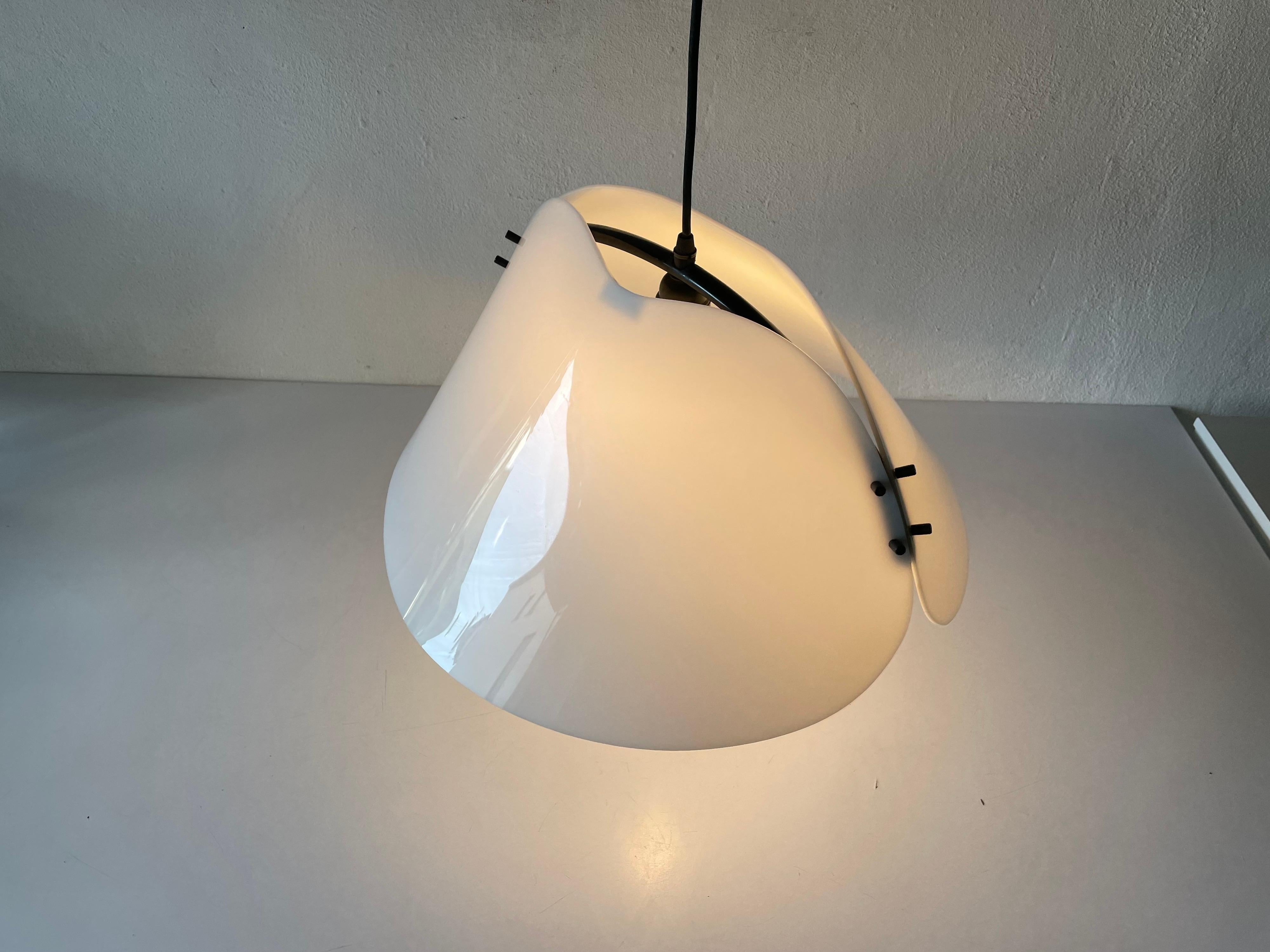 Plexiglass Pendant Lamp Model Melilla by Oluce, 1970s, Italy For Sale 8