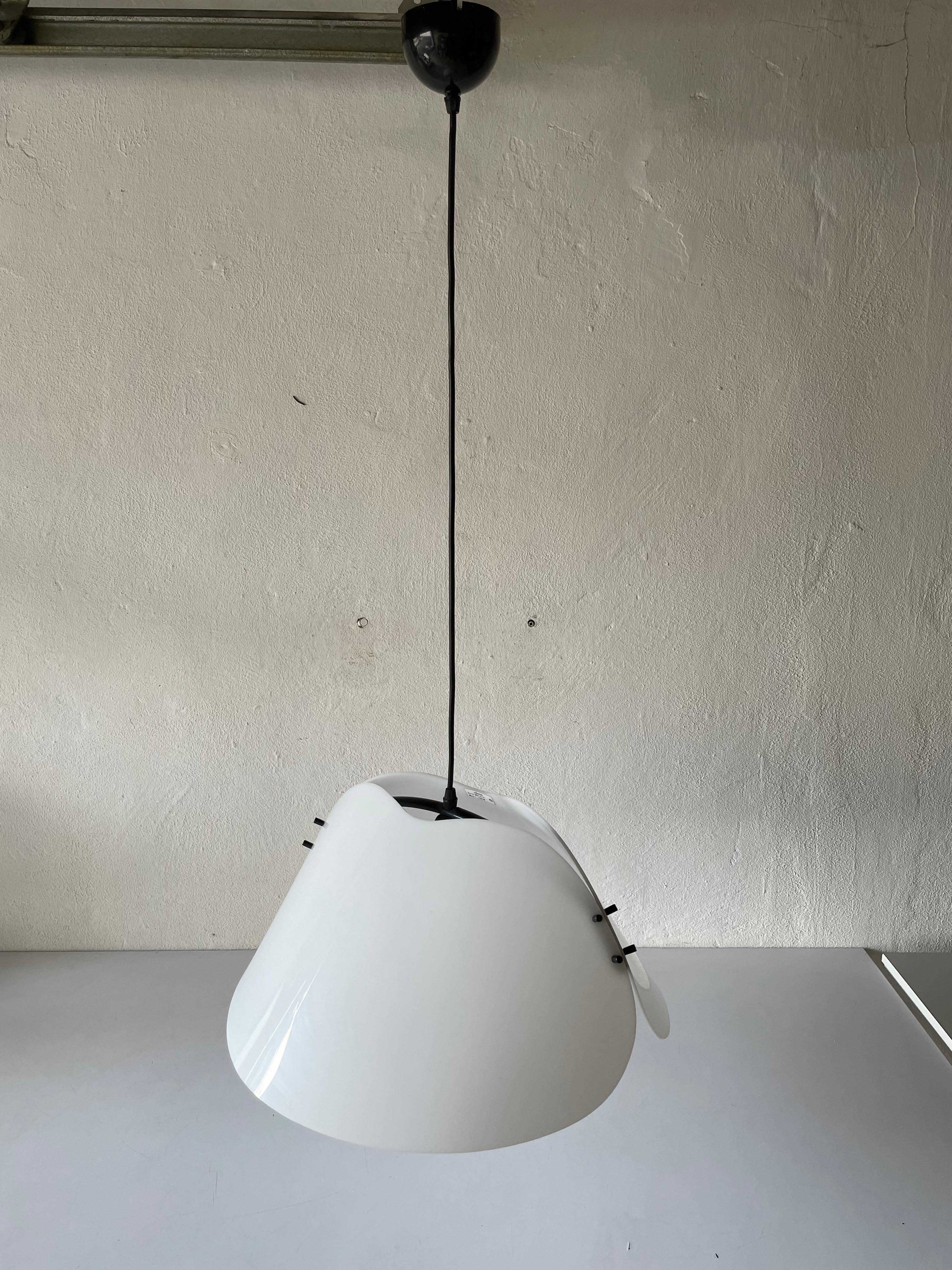 Plexiglass Pendant Lamp Model Melilla by Oluce, 1970s, Italy For Sale 2