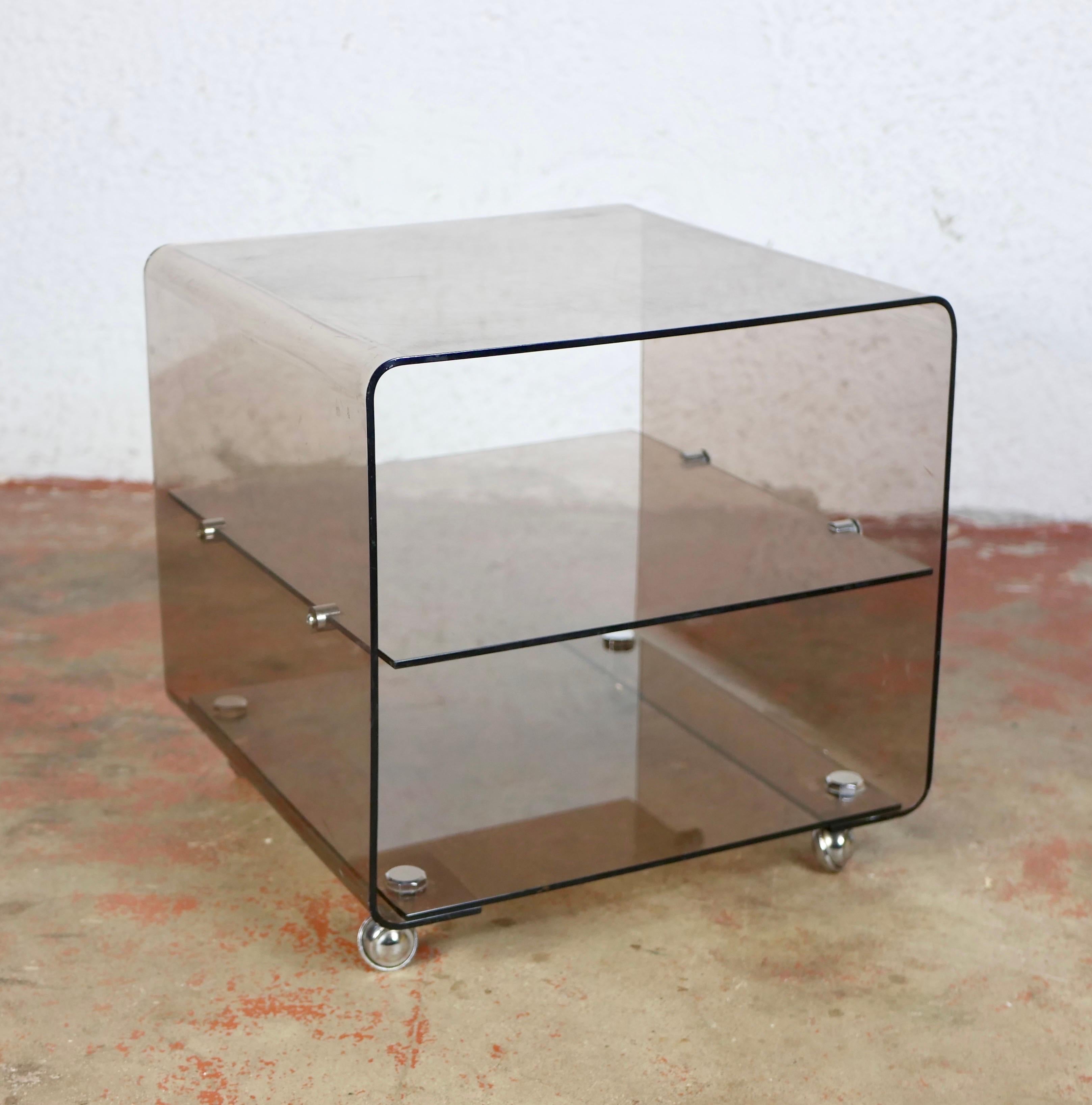 Plexiglass side table on wheels by Roche Bobois, France, 1970 In Good Condition In Lyon, FR