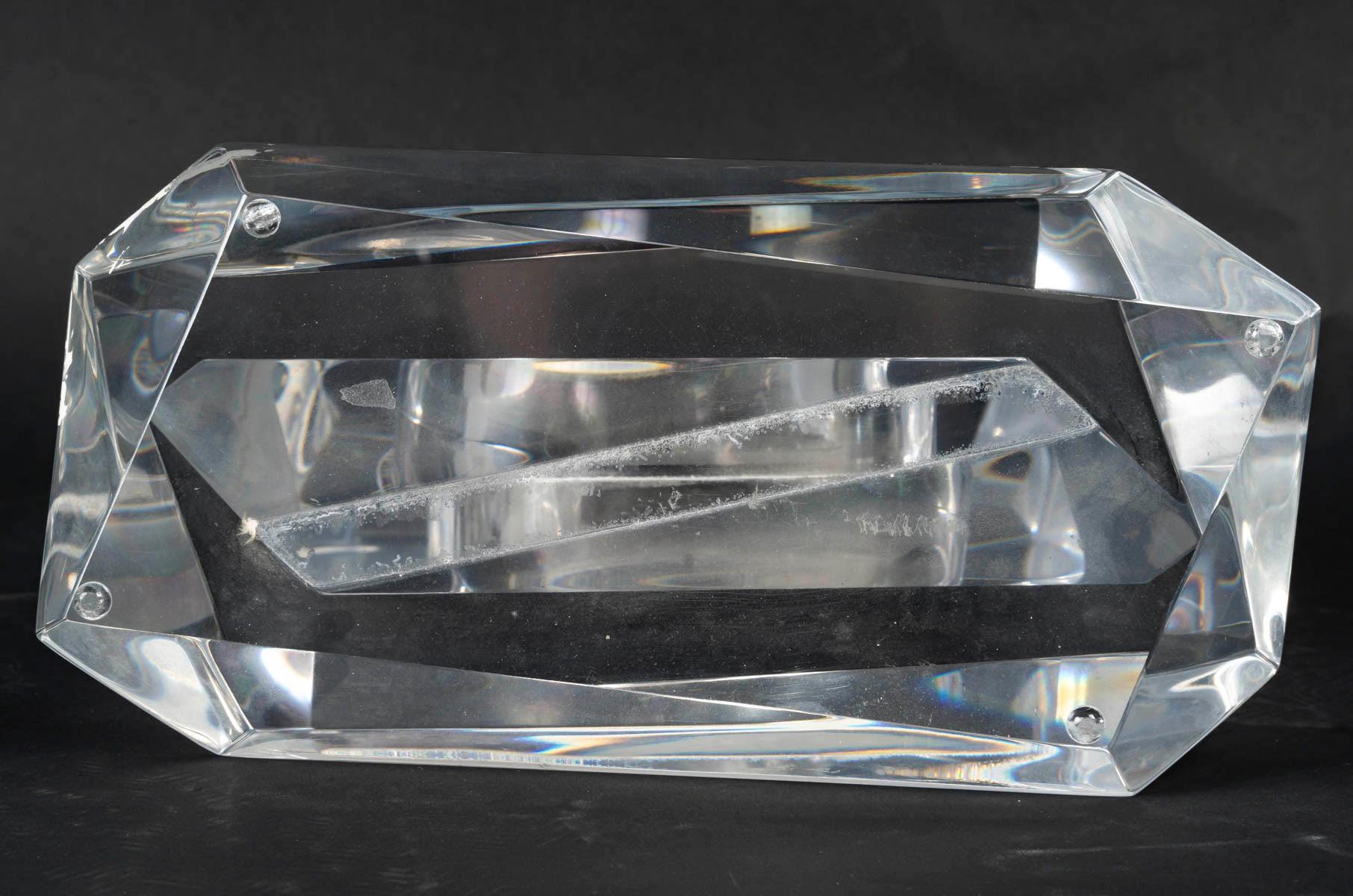 Plexiglass Table Clock, 1970s Design. In Good Condition For Sale In Saint-Ouen, FR