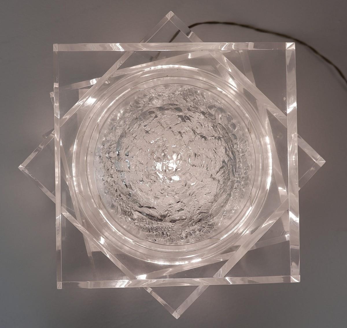 Pair of Mid-Century Modern Plexiglass Table Lamp 1