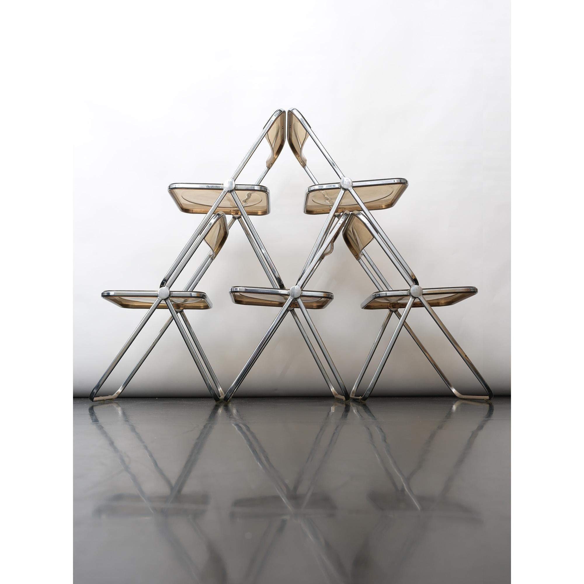 Plia chair designed by Giancarlo Piretti for Castelli In Good Condition For Sale In Athens, Attiki