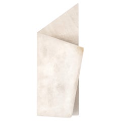Escultura luminosa de forma orgánica, piedra dorada y latón de Marie Jeunet