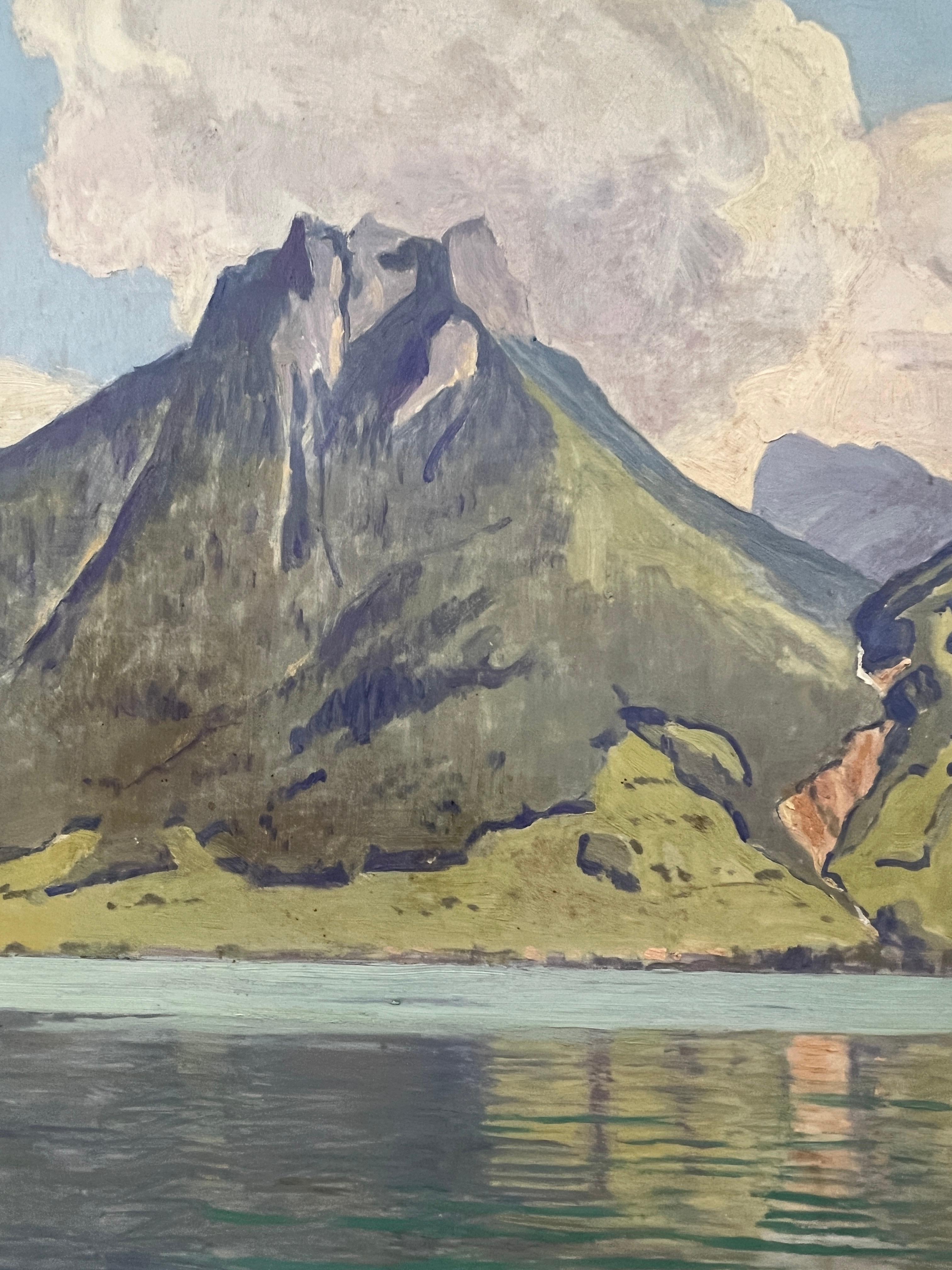 Esta obra de arte representa una majestuosa escena montañosa, captando sorprendentemente la esencia de la naturaleza en todo su esplendor. Las imponentes y majestuosas montañas dominan el centro de la composición, sus cumbres bañadas por una luz
