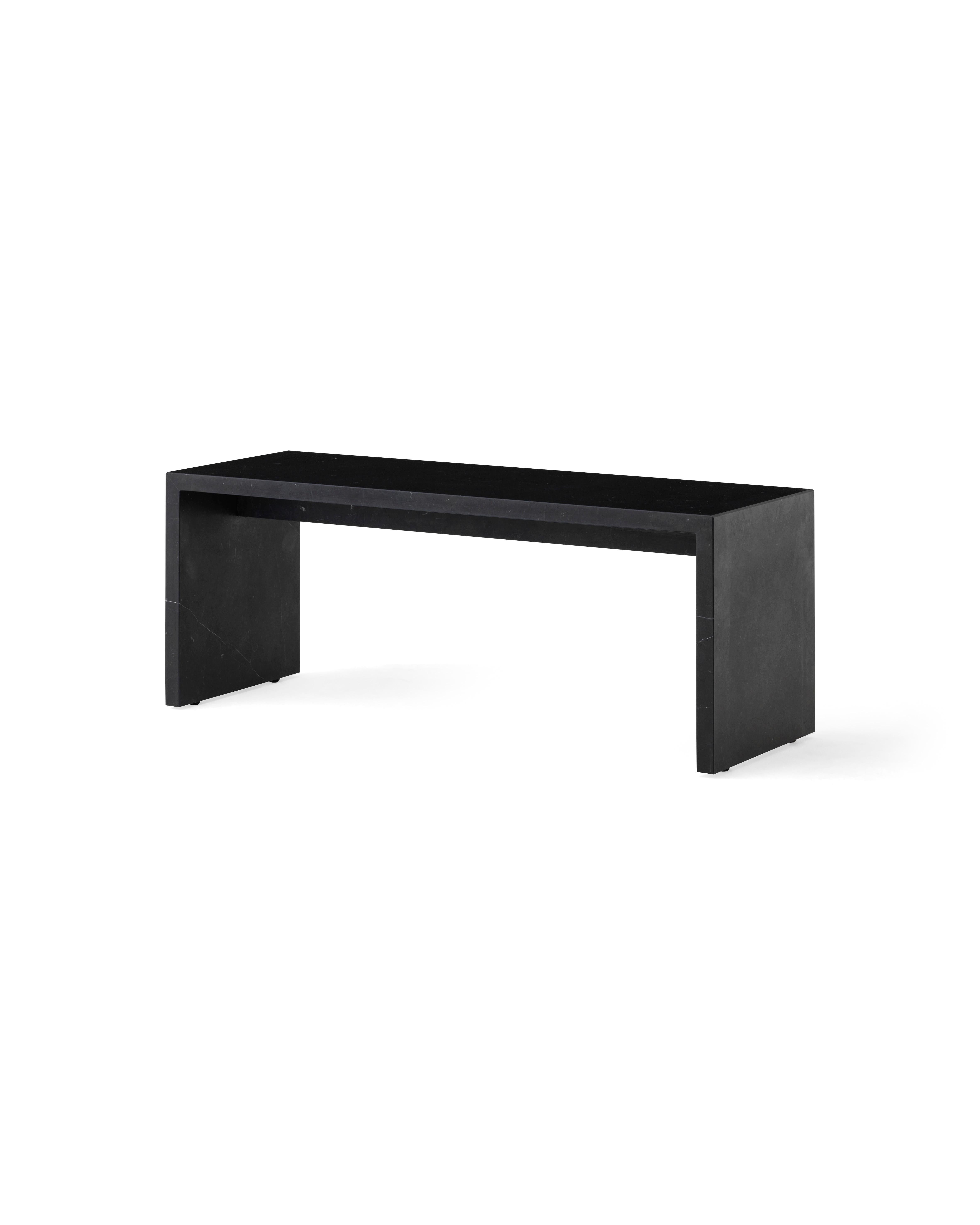 Plinth Bridge Lounge Tisch, Schwarz/Nero Marquina Marmor, Norm Architects für Audo (Chinesisch) im Angebot
