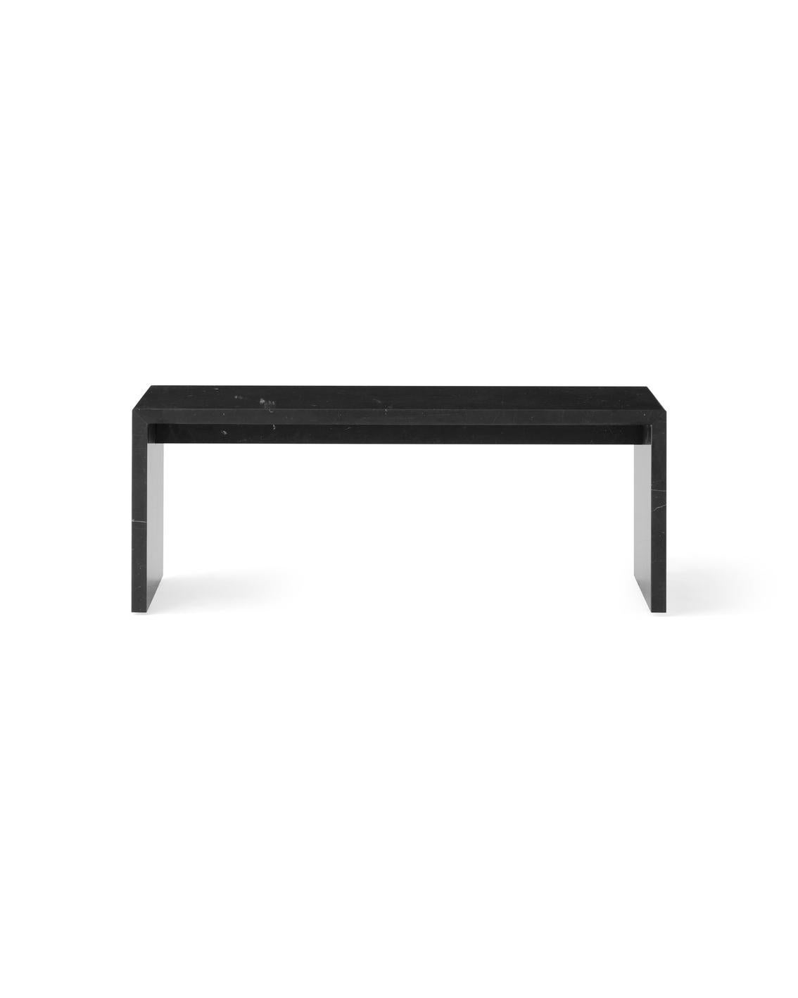 Plinth Bridge Lounge Tisch, Schwarz/Nero Marquina Marmor, Norm Architects für Audo im Zustand „Neu“ im Angebot in Dubai, AE