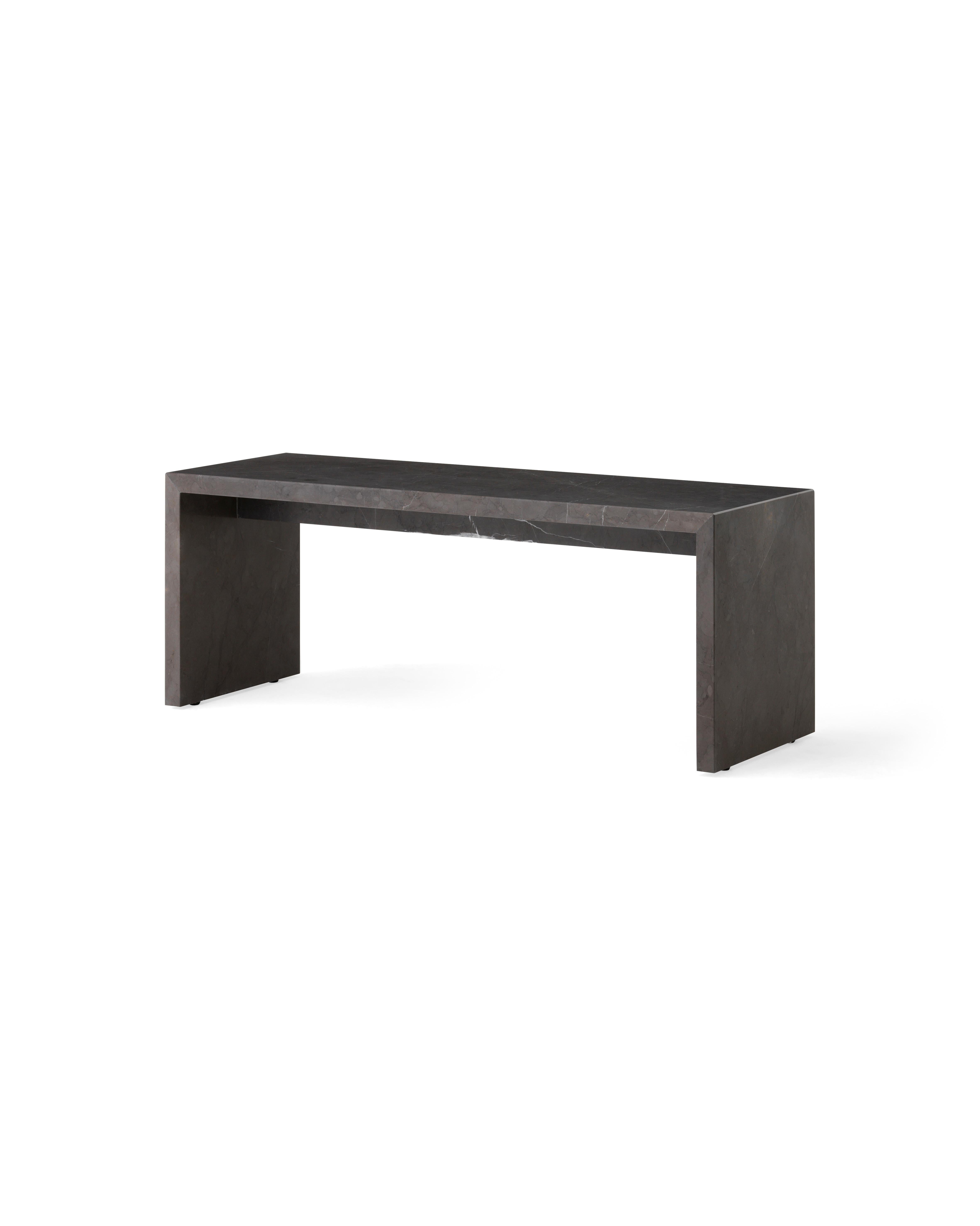 Plinth Bridge Loungetisch aus grauem, braunem Kendzo-Marmor - Norm Architects für Audo (Minimalistisch) im Angebot