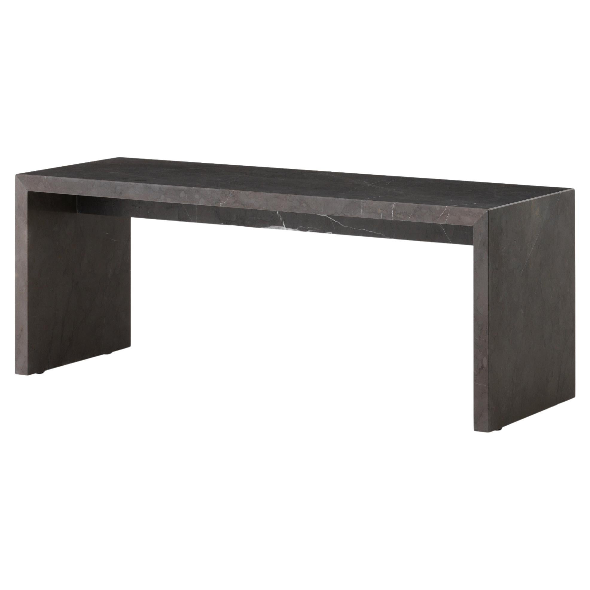 Plinth Bridge Loungetisch aus grauem, braunem Kendzo-Marmor - Norm Architects für Audo im Angebot