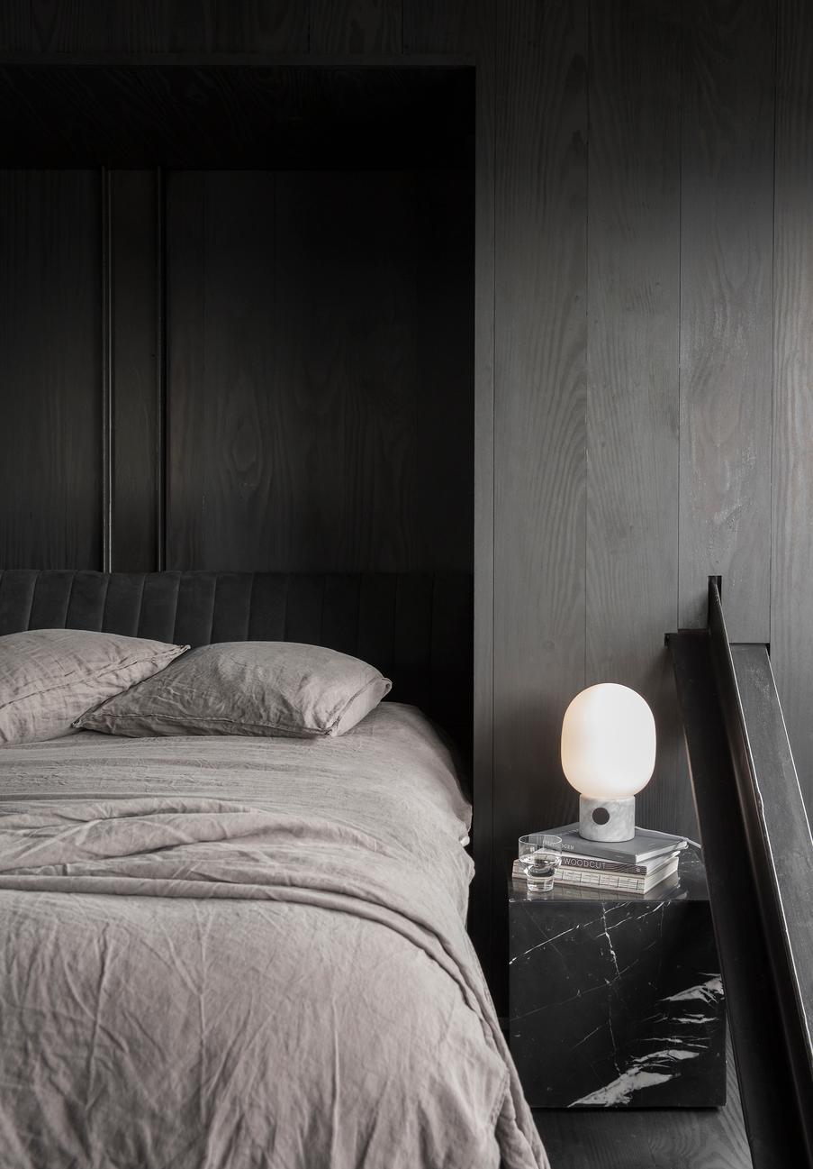 Mesa auxiliar cúbica Plinth, mármol negro Marquina, de Norm Architects para Audo en Nuevo estado para la venta en Dubai, AE