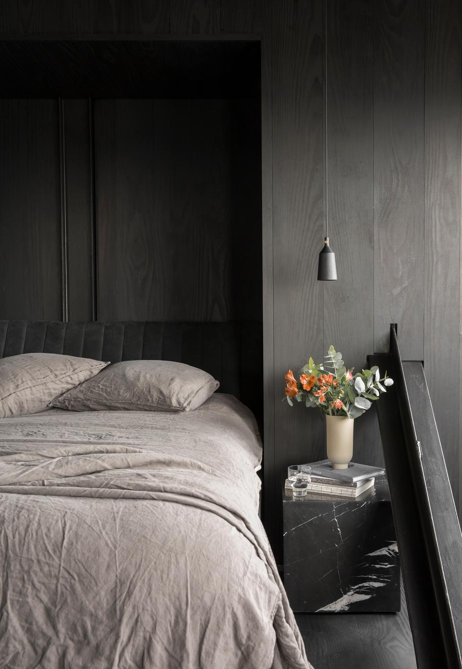 Mesa auxiliar cúbica Plinth, mármol negro Marquina, de Norm Architects para Audo Siglo XXI y contemporáneo en venta