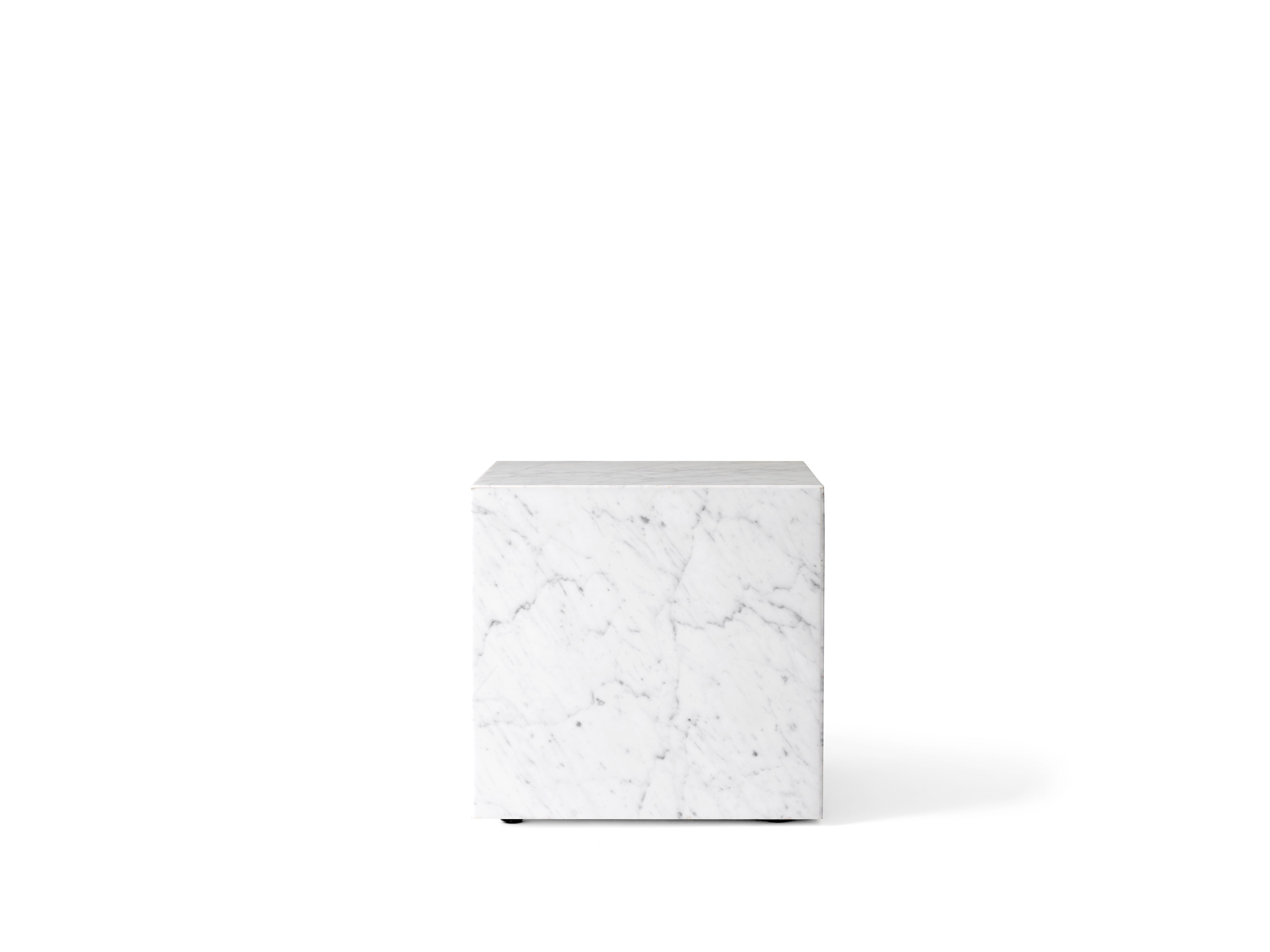 Mesa auxiliar Plinth Cubic, mármol blanco de Carrara, de Norm Architects para Audo en Nuevo estado para la venta en Dubai, AE