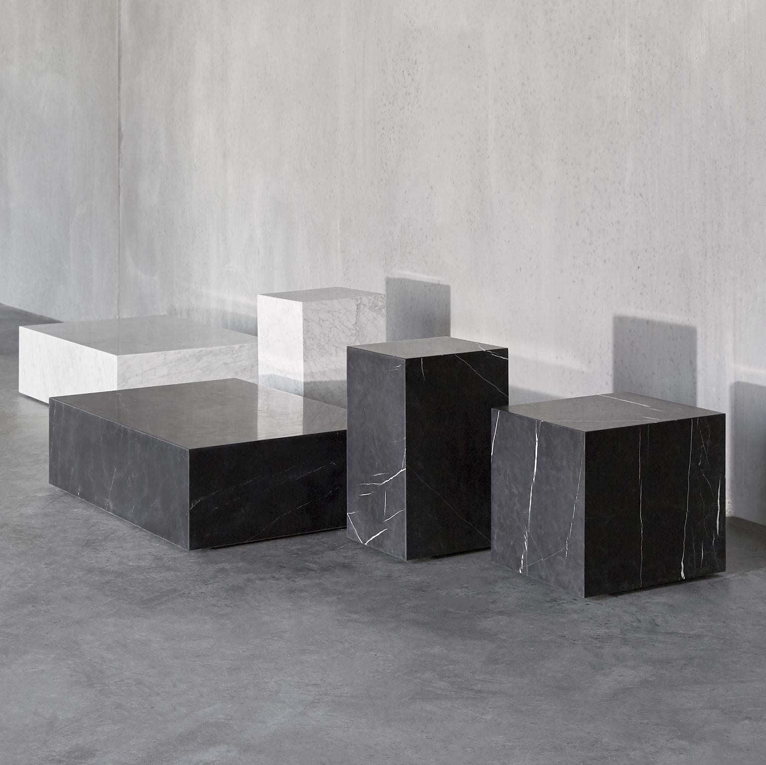 Plinth, Cubic, White Marble im Zustand „Neu“ im Angebot in San Marcos, CA