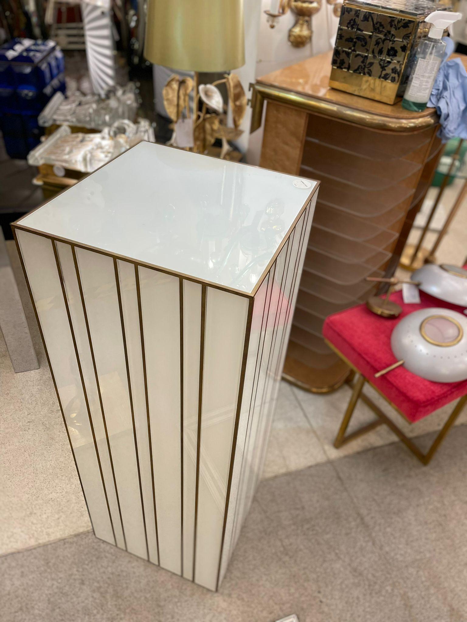 Italian Plinth in White Glass and Brass Decorations, Italy, 1980s For Sale