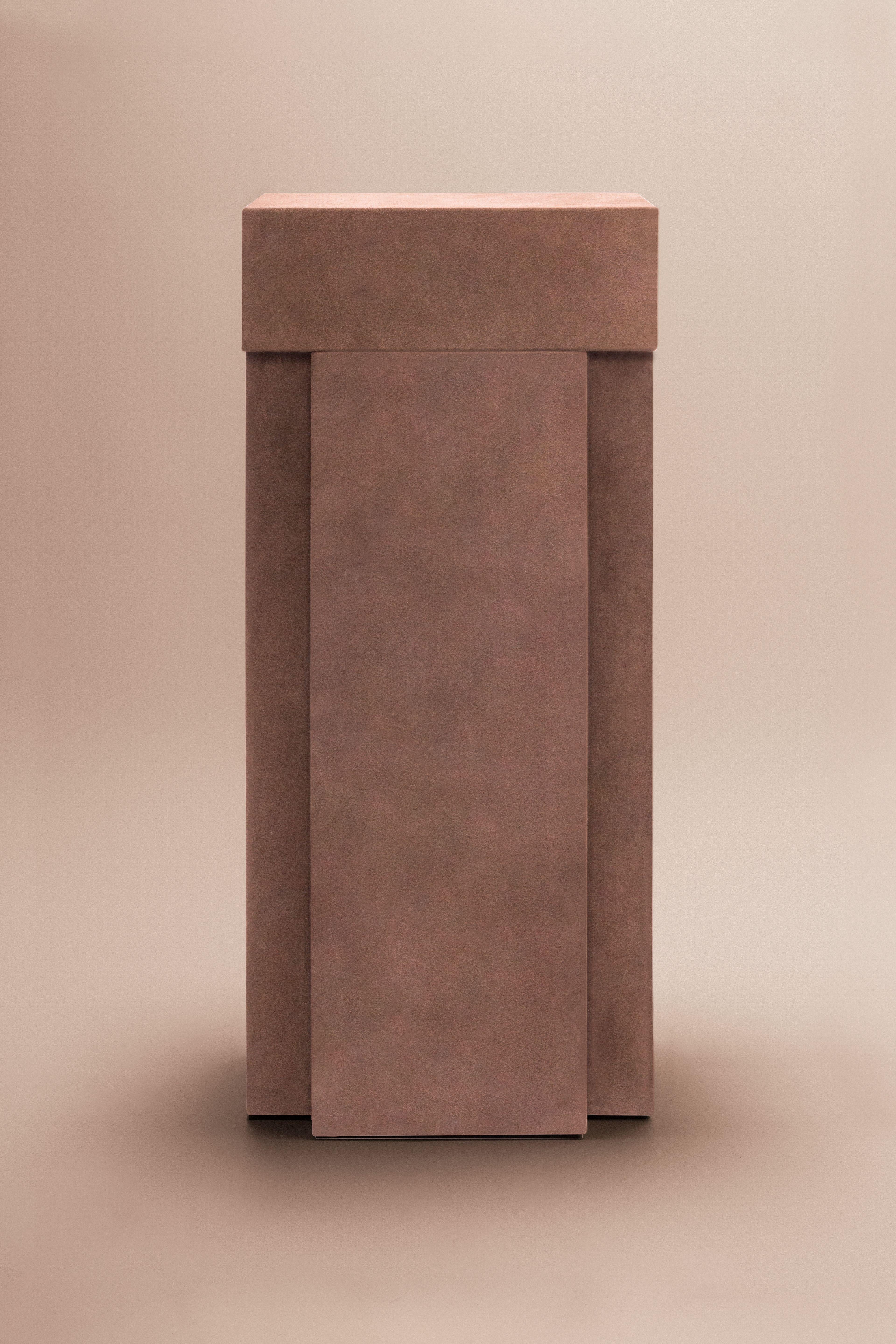 Plinth Leder Francesco Balzano für Giobagnara Assoluto Plinth (Italienisch) im Angebot