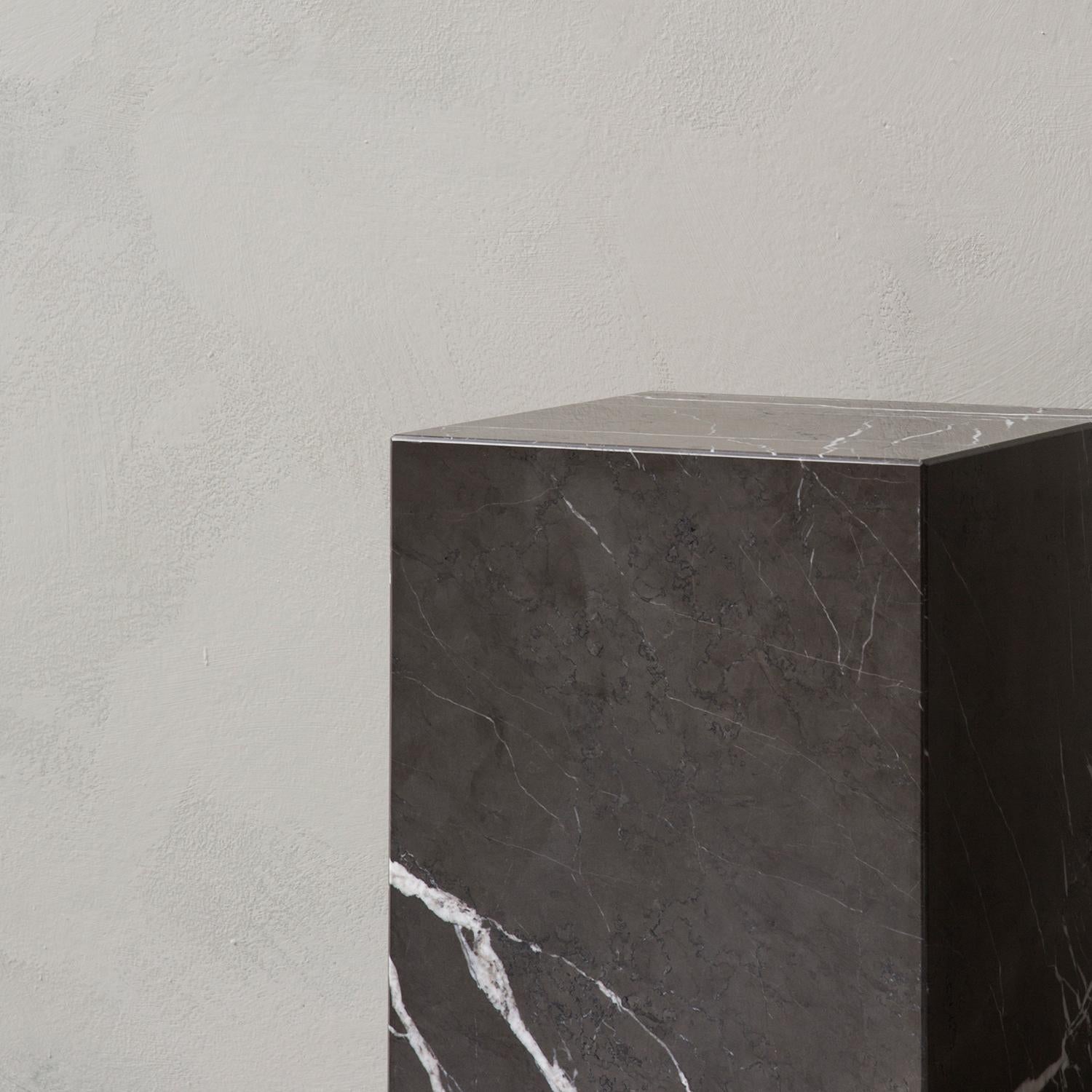 Plinth, Tall, Grey Marble (Marmor) im Angebot