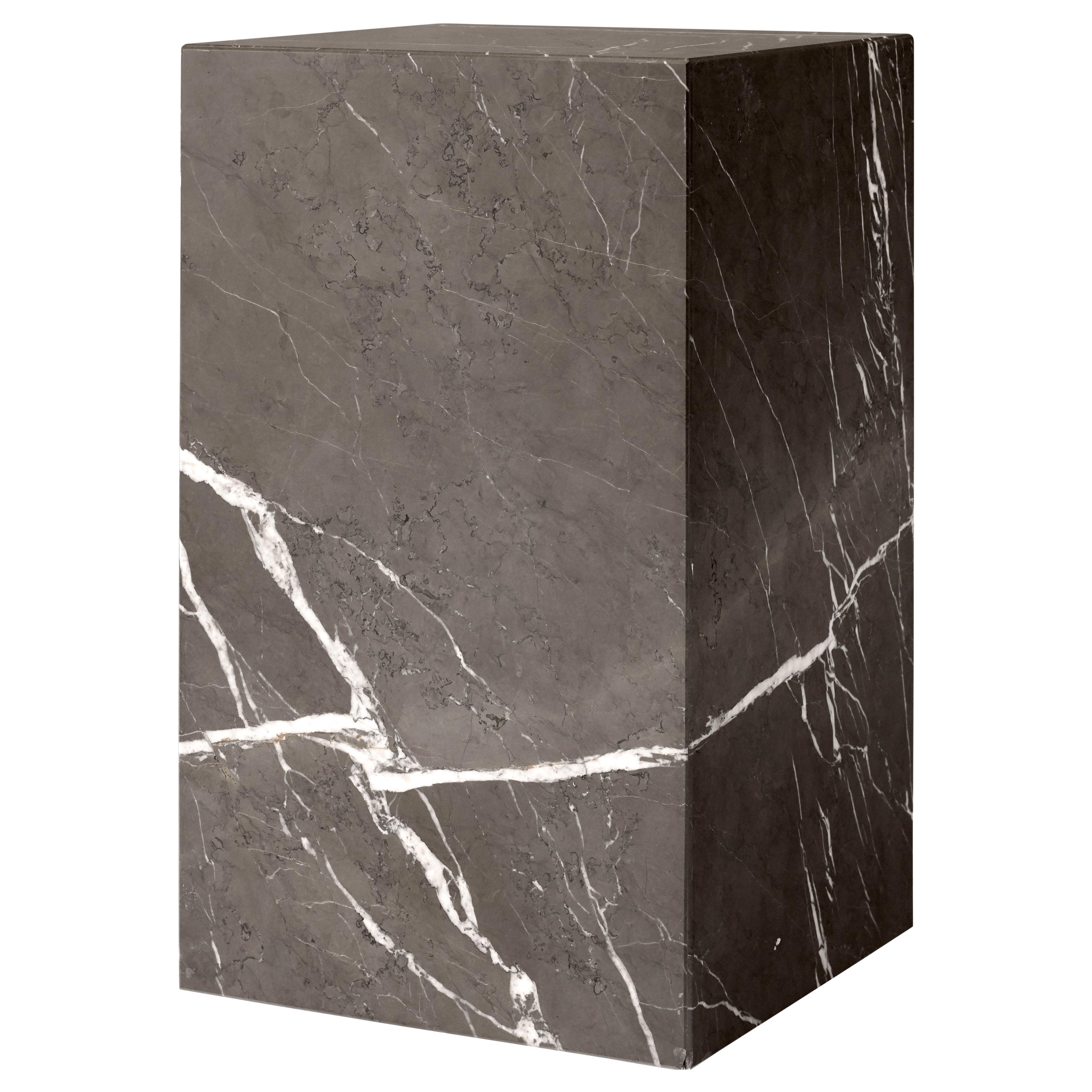 Hoher Beistelltisch Plinth aus grauem Marmor Kendzo von Norm Architects für Audo