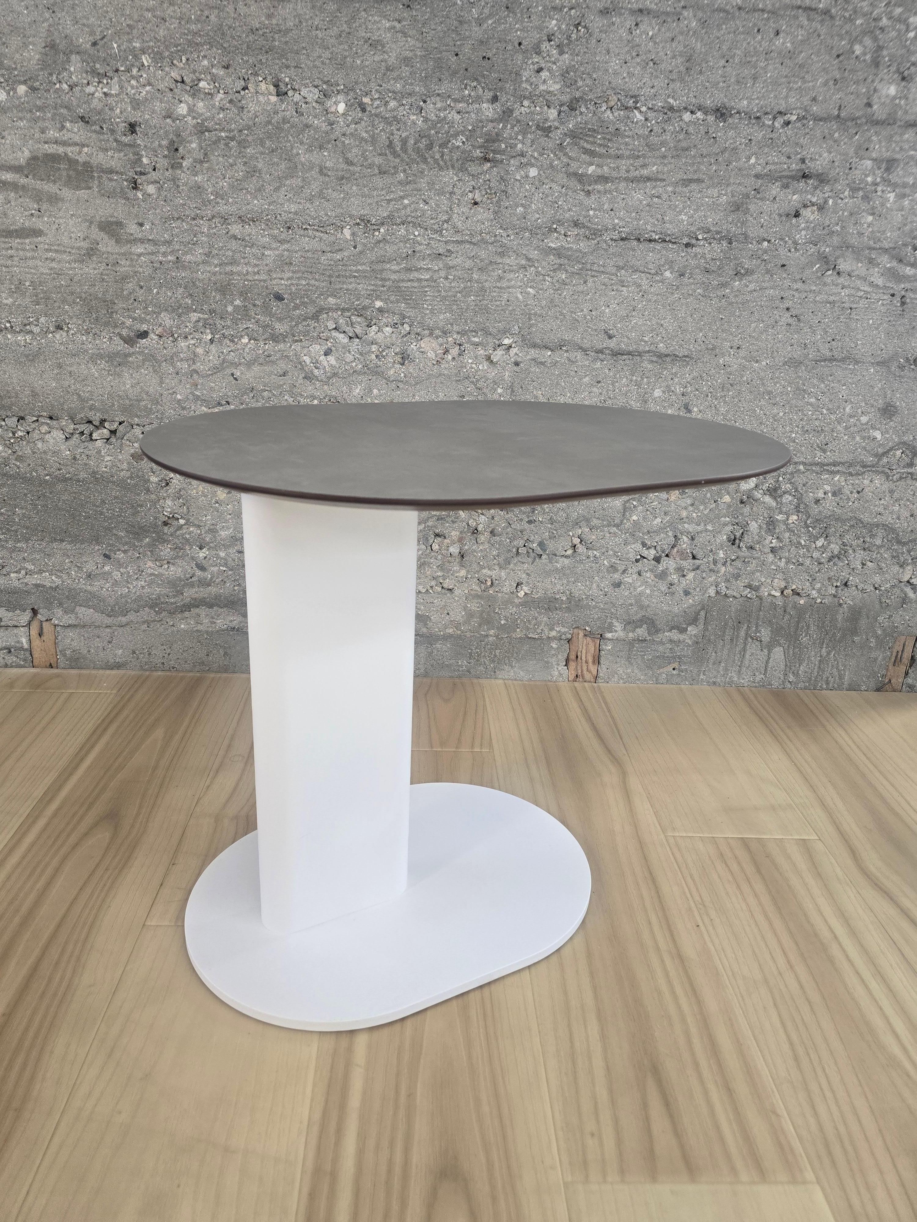 XXI secolo e contemporaneo Plinto C Side Table *Showroom Sample in vendita