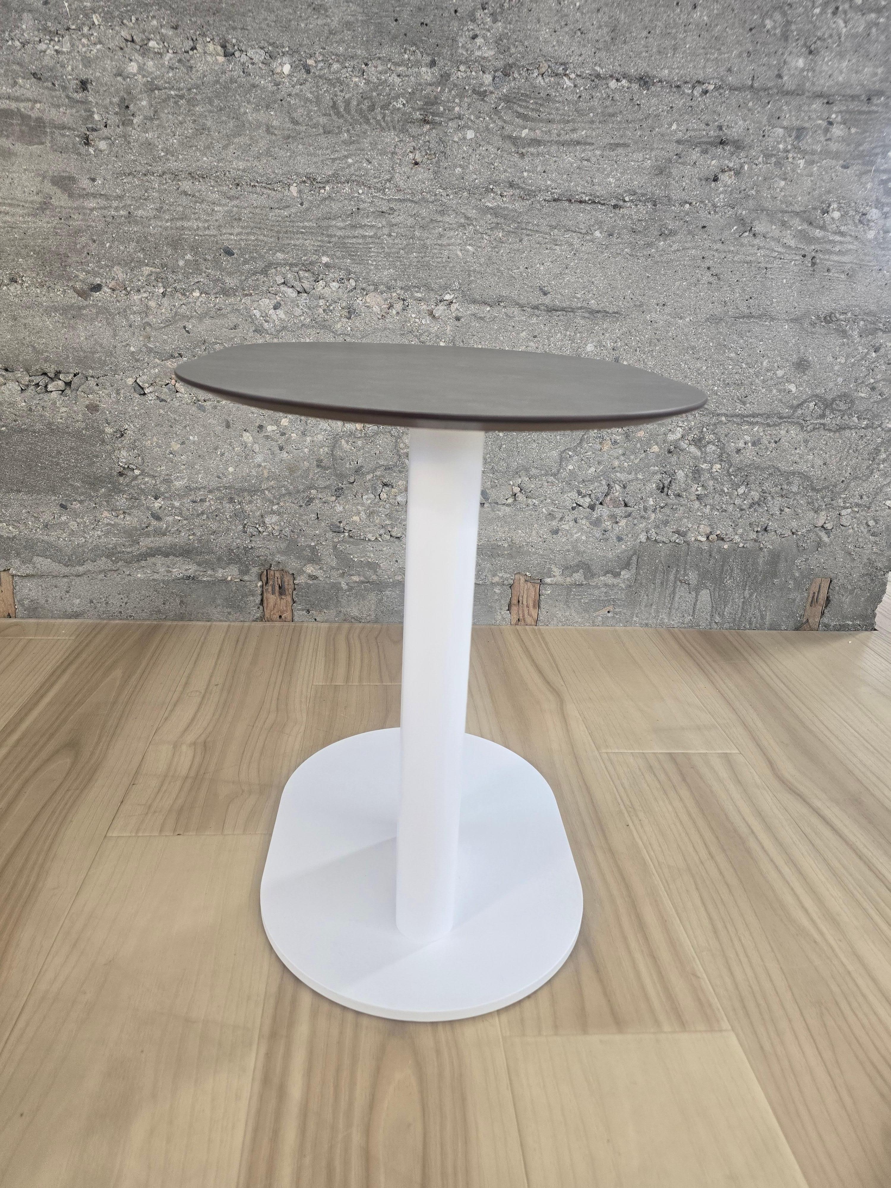 Plinto C Side Table *Showroom Sample in vendita 1