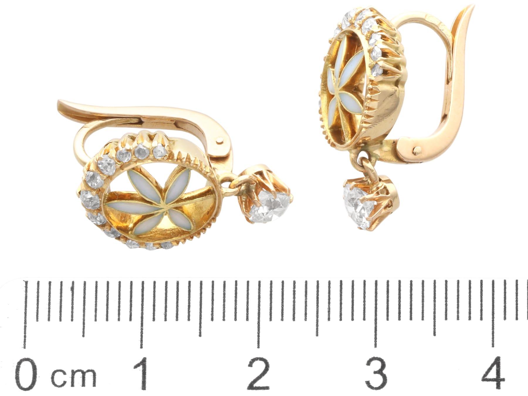 Set di orecchini e anelli in oro giallo 18k con diamante da 3,68 carati e Plique-a-Jour in vendita 7