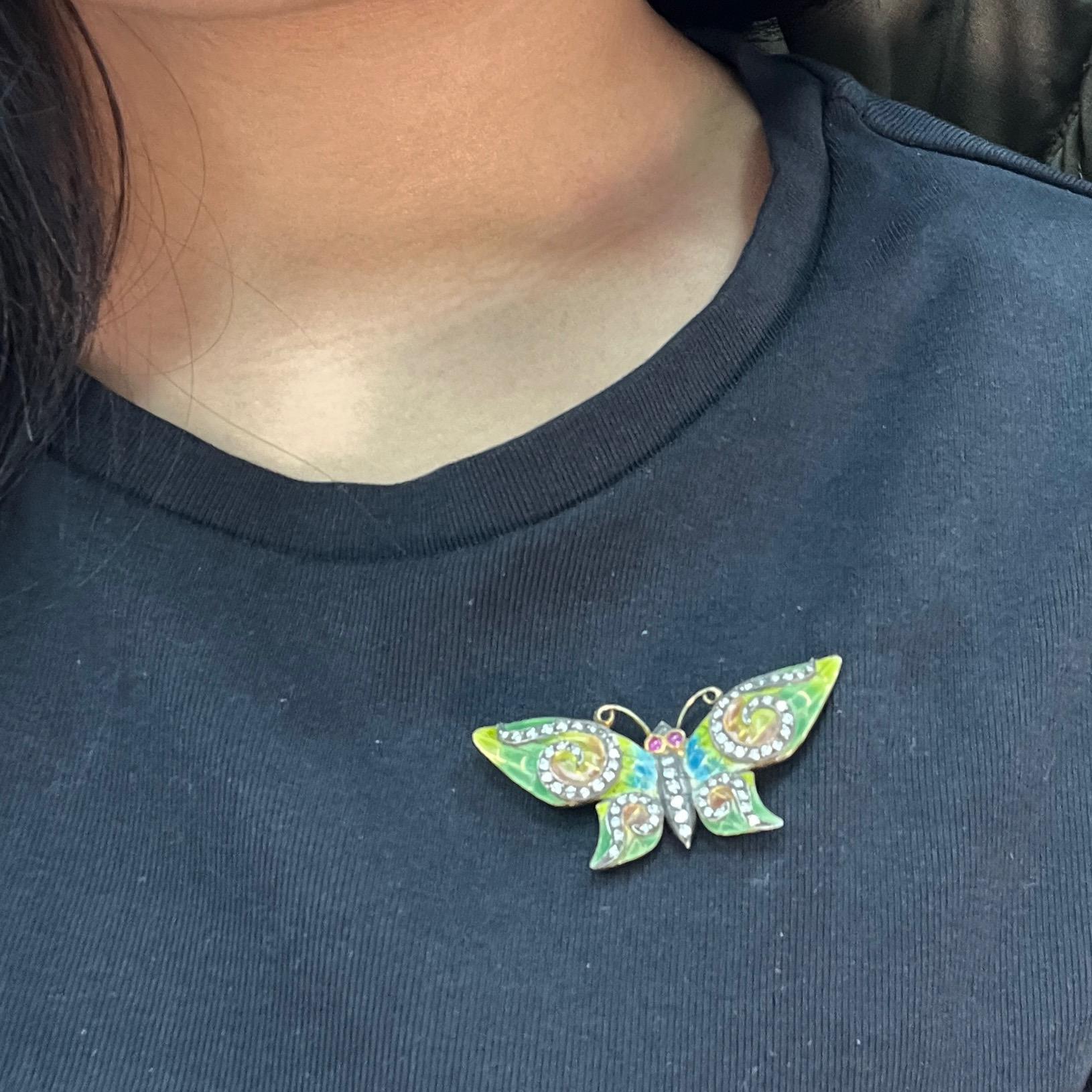 Women's Plique-á-jour Butterfly Gold Brooch For Sale