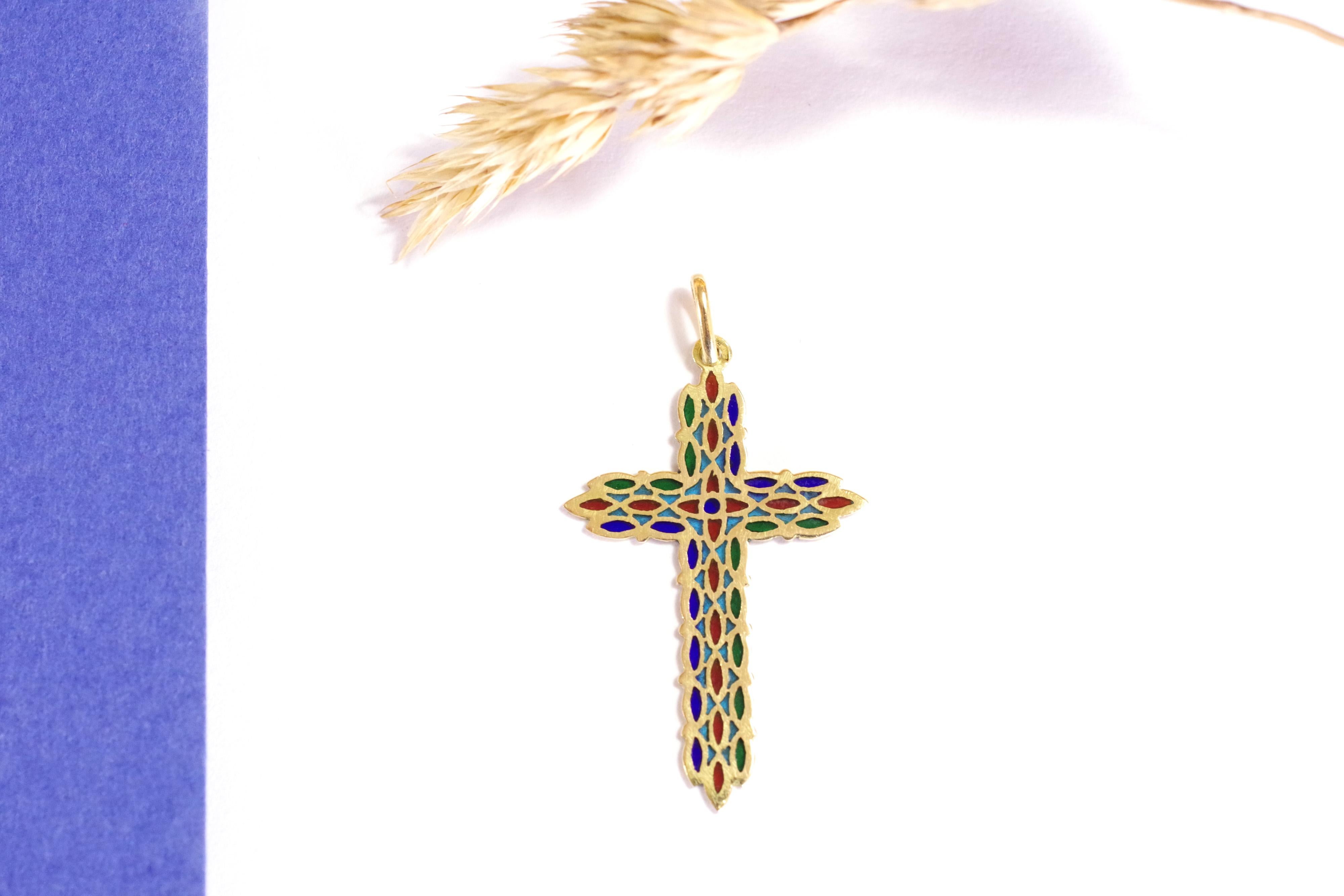Plique a Jour Enamel Cross Pendant, Religious 18k Gold Pendant In Fair Condition For Sale In PARIS, FR