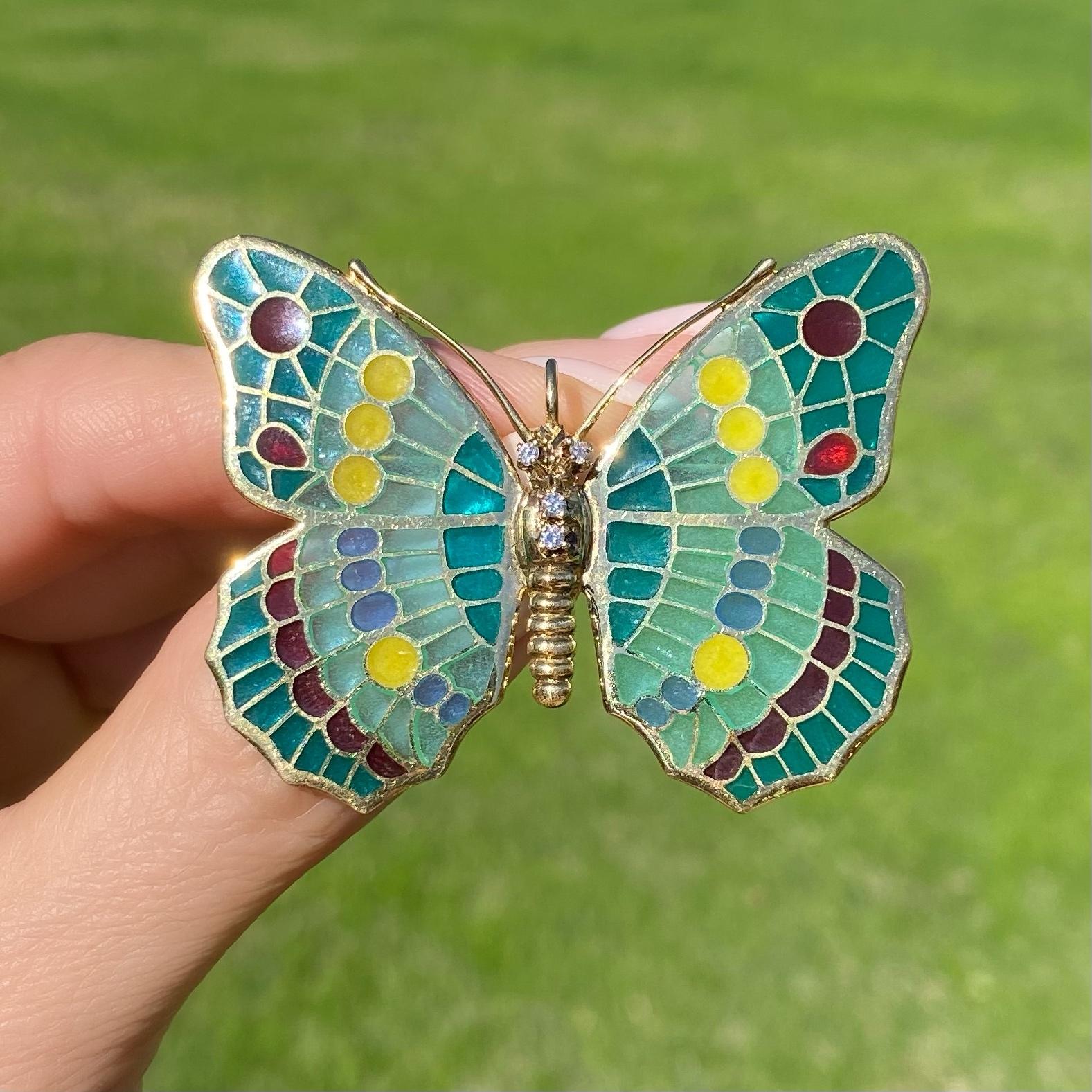 Moderniste Broche Plique à Jour en or, émail, diamants et papillons, bijouterie d'art en vente