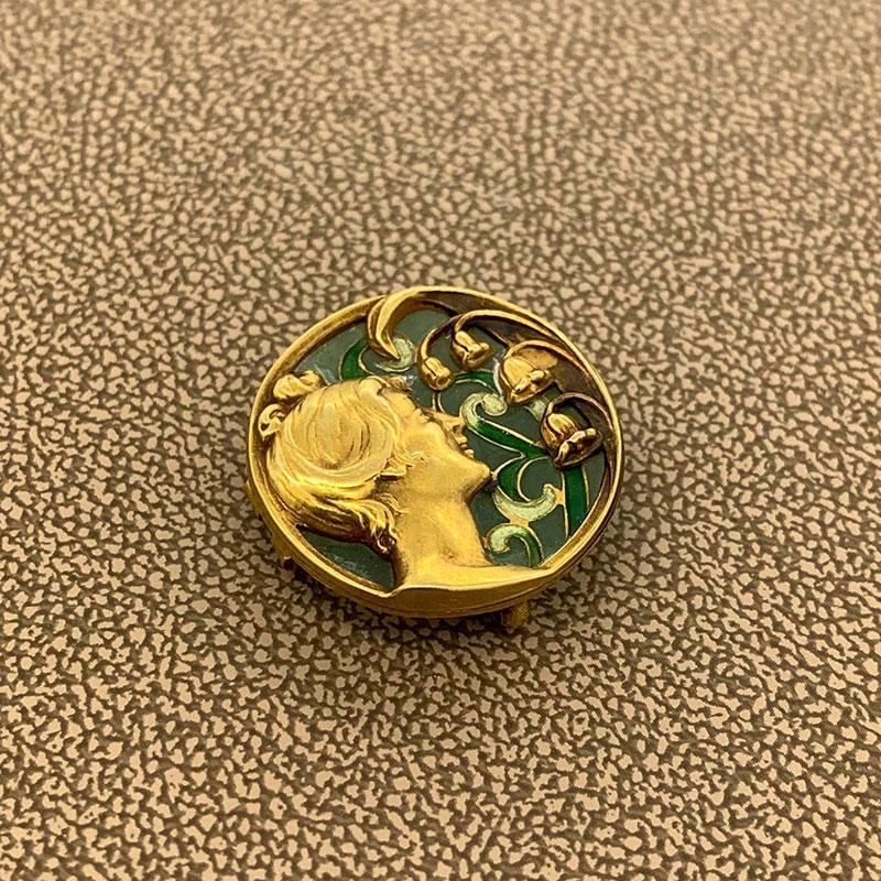 Plique-à-Jour Enamel Gold Brooch Pendant In Excellent Condition For Sale In Beverly Hills, CA