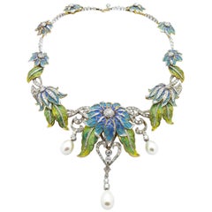 Collana Fiore Plique-à-jour con smalto, perle e diamanti