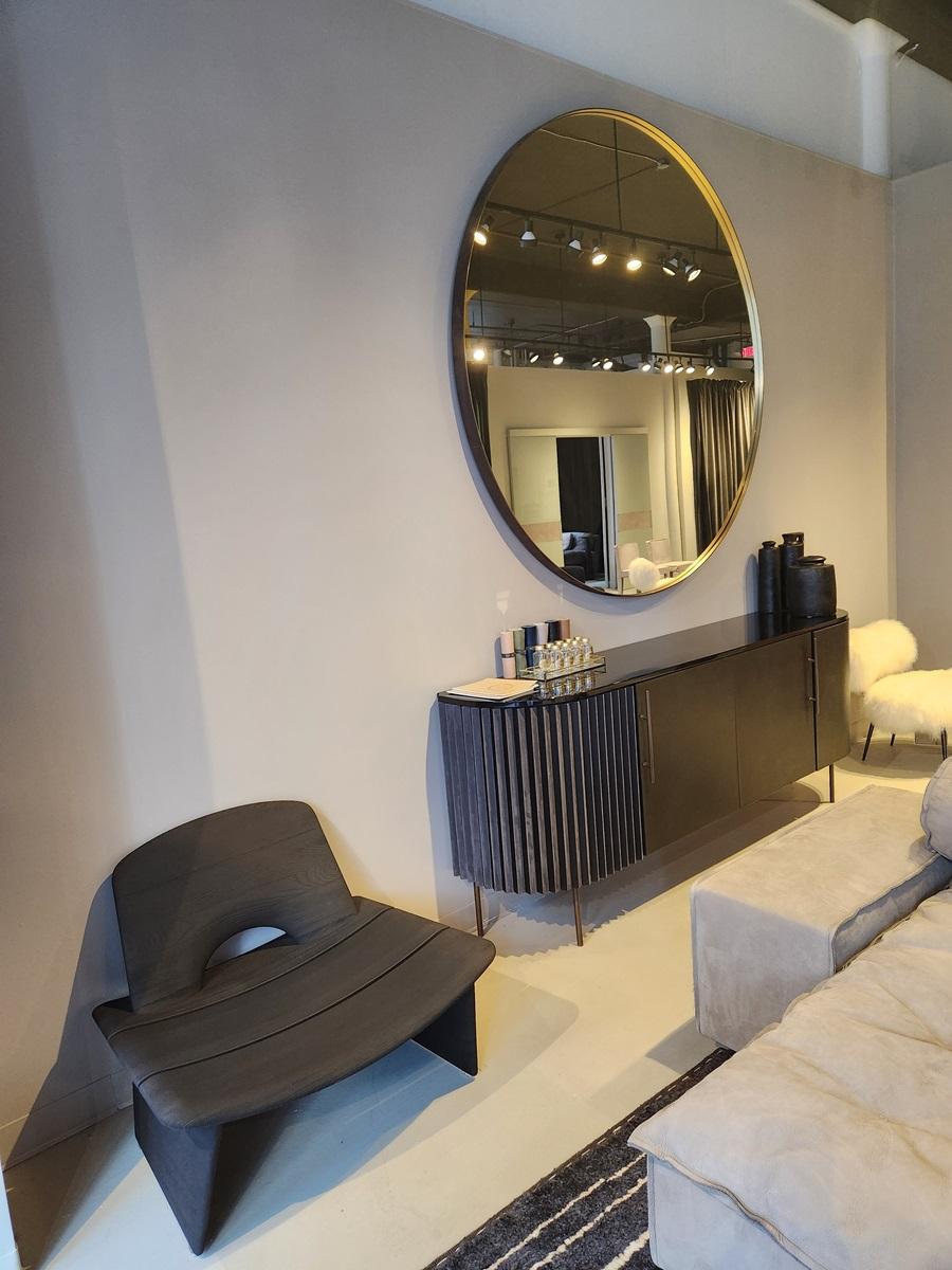 Moderno Credenza nera Plissé di Draga & Aurel per Baxter in vendita