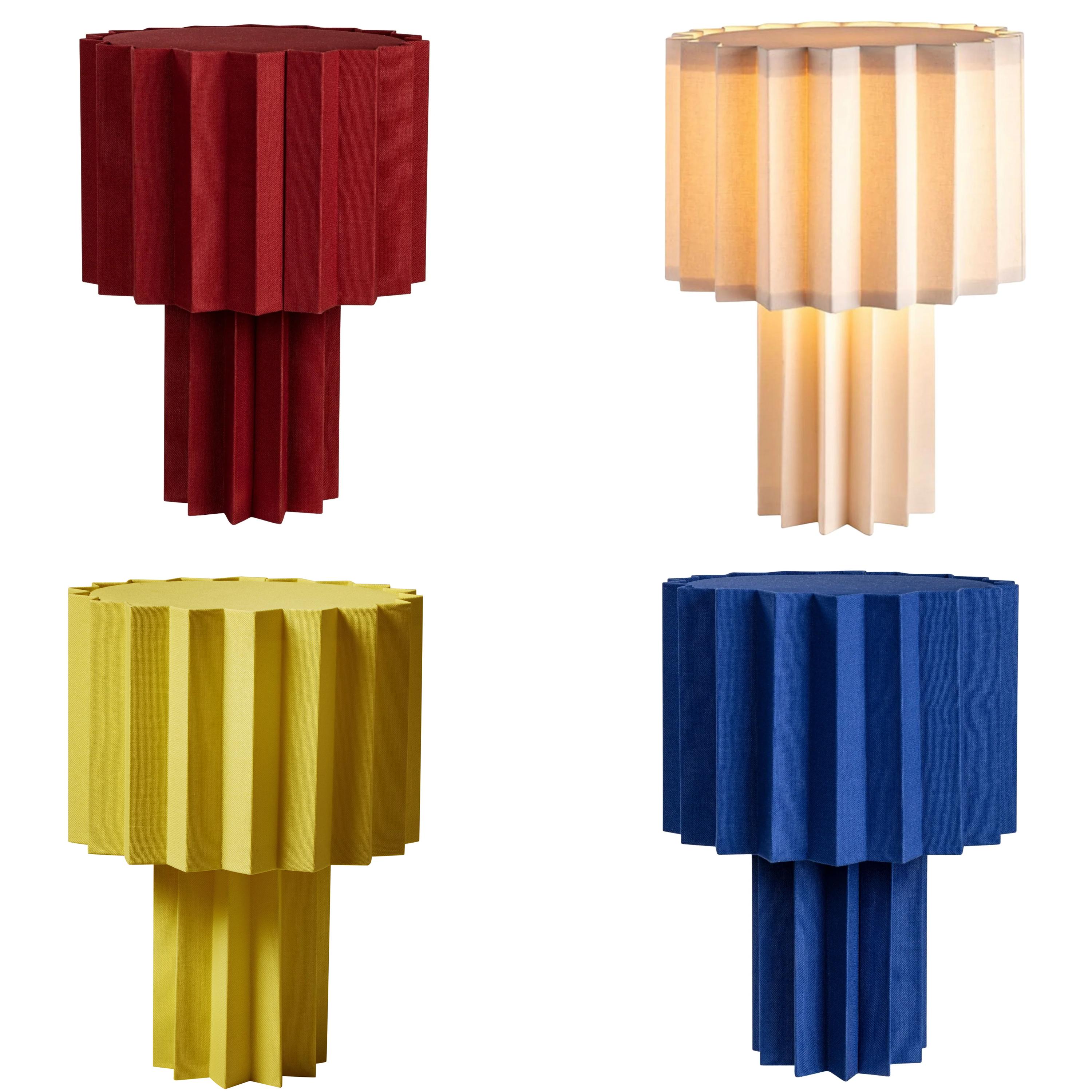 Lámpara de mesa textil plisada 