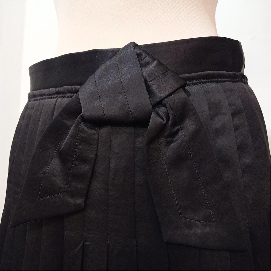 Black Marc Jacobs Plissé skirt size 42 For Sale