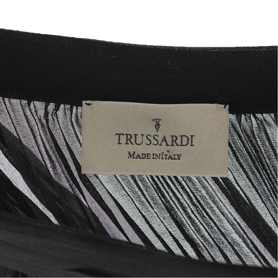 Trussardi Plissé skirt size 42 In Excellent Condition In Gazzaniga (BG), IT