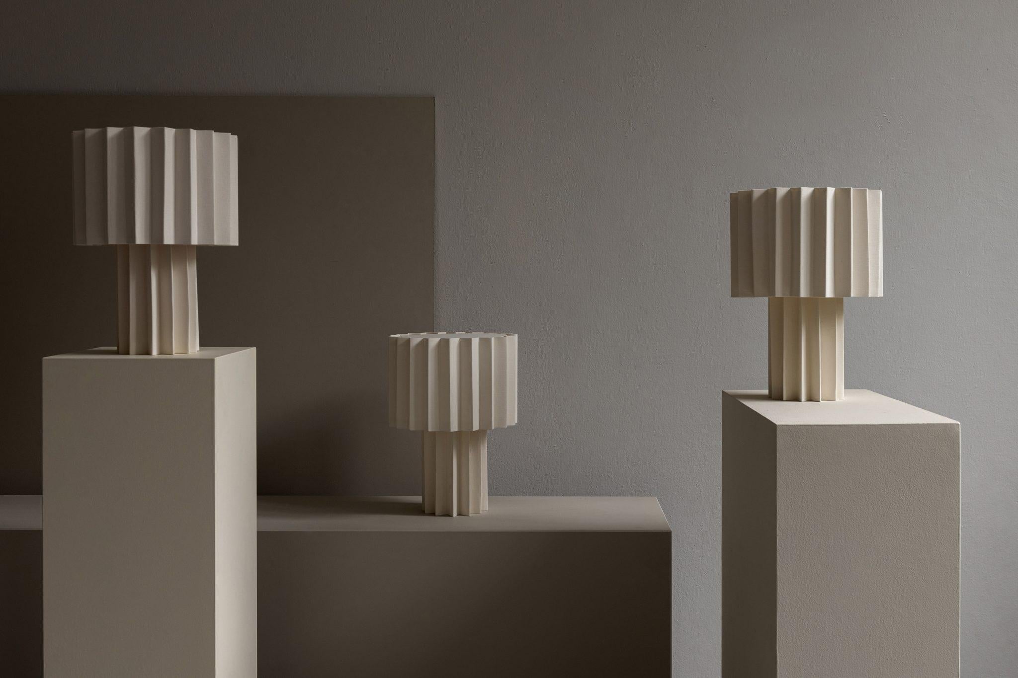XXIe siècle et contemporain Lampe de table en textile plissé White Edition' de Folkform pour Örsjö En vente