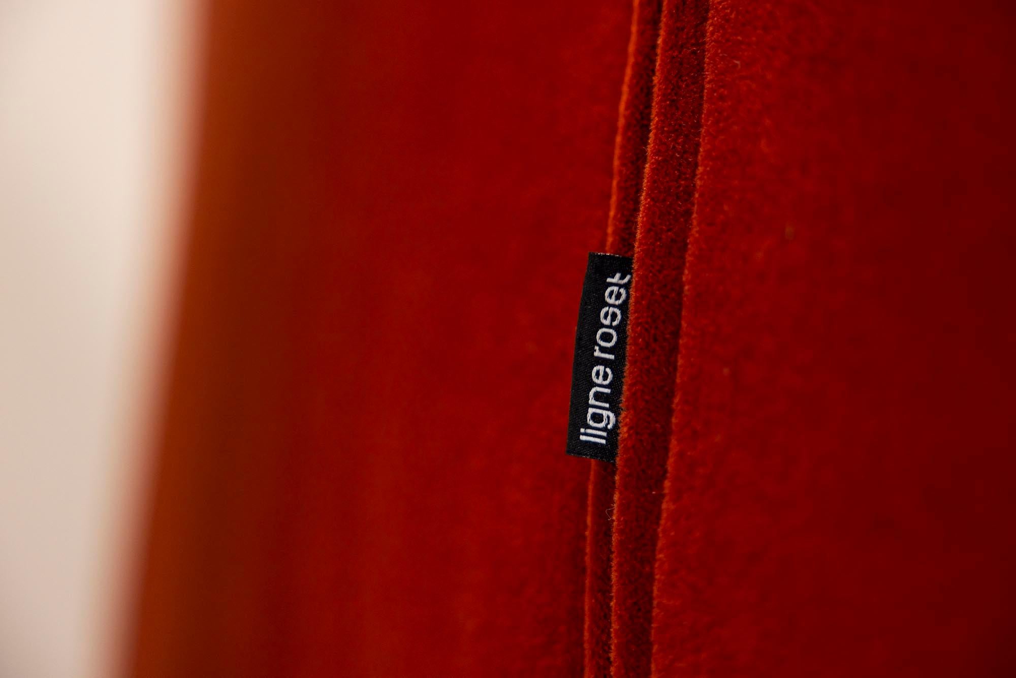 Ploum Sofa von Ligne Roset in Rost-orangefarbener Samtpolsterung 4