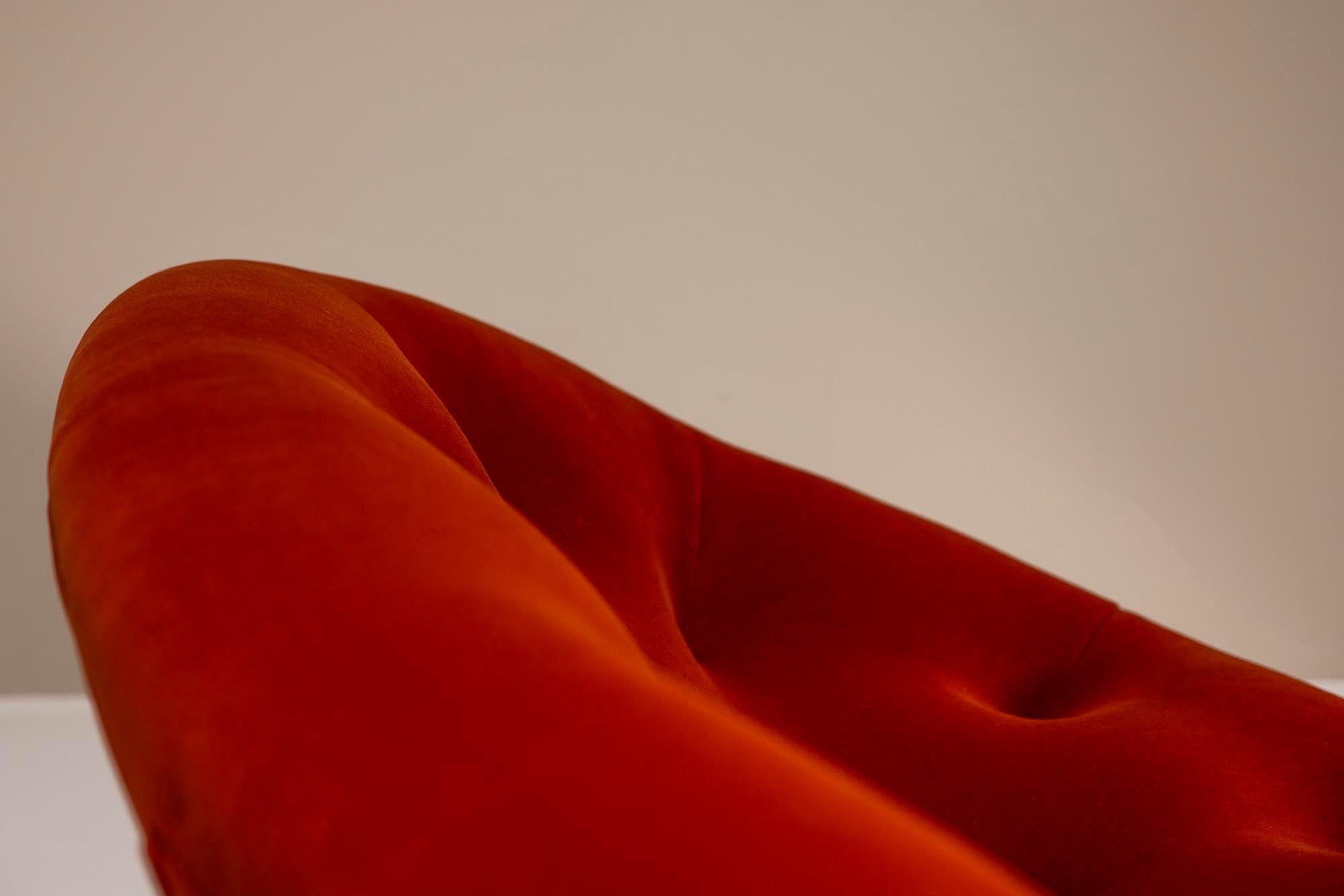 Ploum Sofa von Ligne Roset in Rost-orangefarbener Samtpolsterung 3