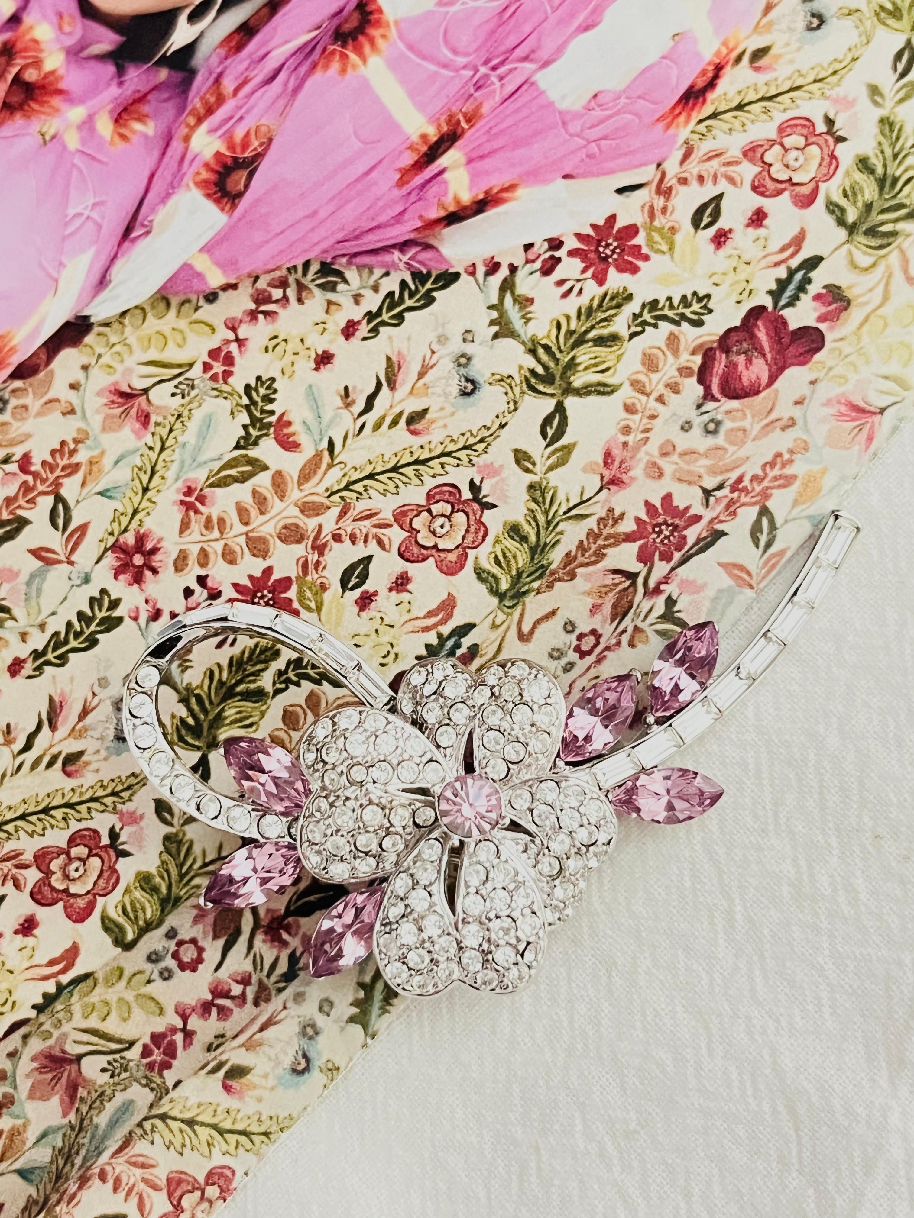 Plum Blossom Flower Pink Leaf Swirl Stem Whole Sparkling Crystals Brooch Silver Tone, Swarovski Element

Very excellent condition. Very new. 100% Genuine.

Material: Silver plated metal, Rhinestones.

Size: 7.0*3.0 cm.

Weight: 14.0 g.

_ _ _

Great