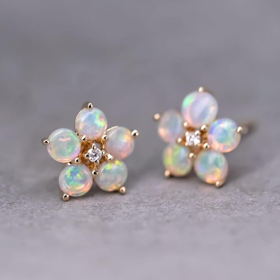 Plum Blossom Sakura Flower Australian Solid Opal Diamond Stud Earrings 14k Yellow Gold.


Expédition nationale gratuite par USPS First Class ! Sac ou boîte cadeau gratuit avec chaque commande !

L'opale, la reine des pierres précieuses, est l'une