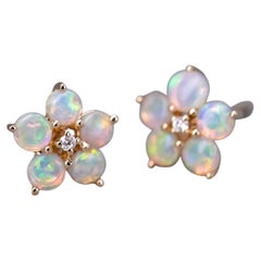 Clous d'oreilles en or jaune 14 carats, opale massif Sakura fleur de prune et diamants