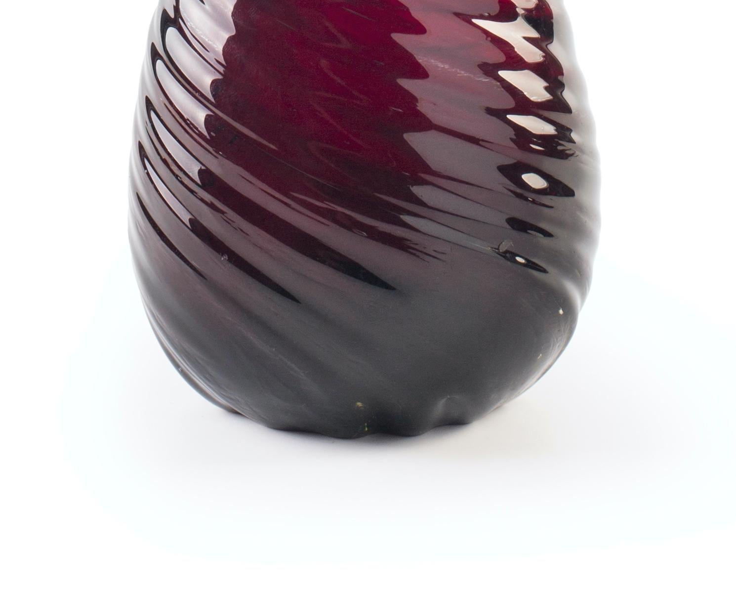 Plum Glass Bulb Vase, Northern Europe, 1970s In Good Condition In Roma, IT