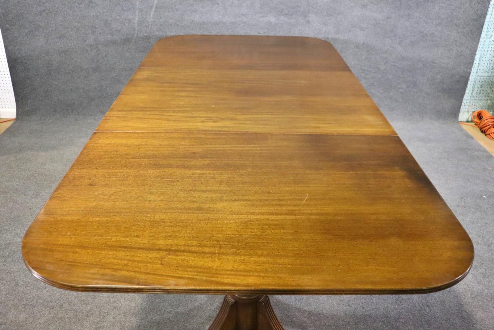 Plum Pudding Mahogany Banquet Dining Table with 2 leaves Manner Gillows For Sale 8