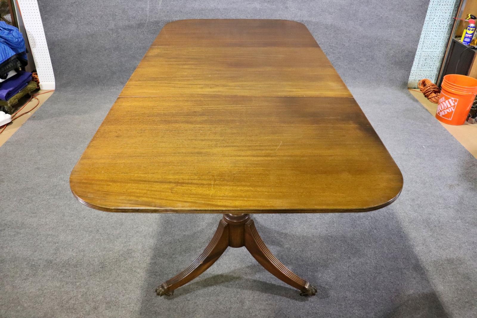 English Plum Pudding Mahogany Banquet Dining Table with 2 leaves Manner Gillows For Sale