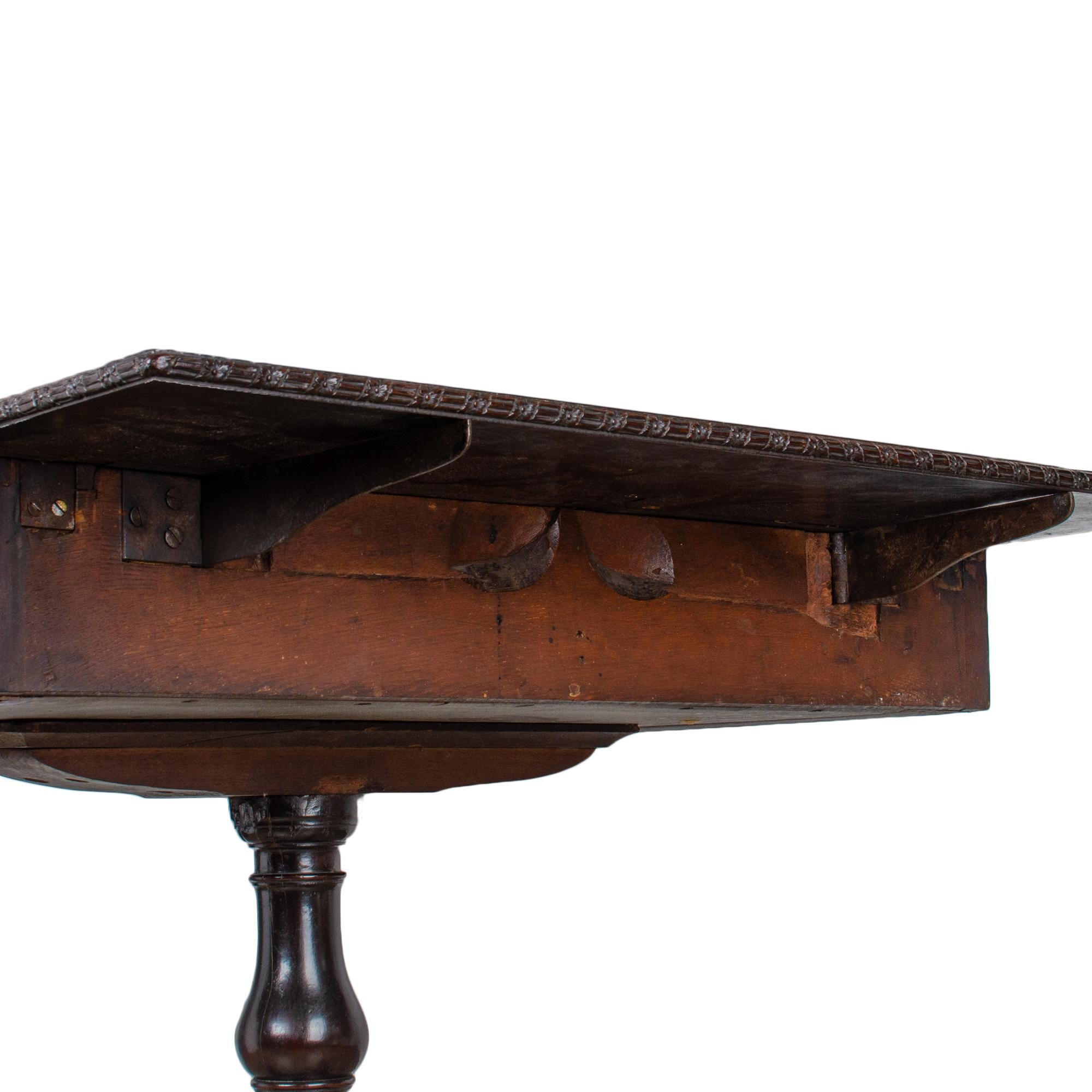 Plum Pudding Mahogany Drop Leaf, Dublin, 18th Century For Sale 7