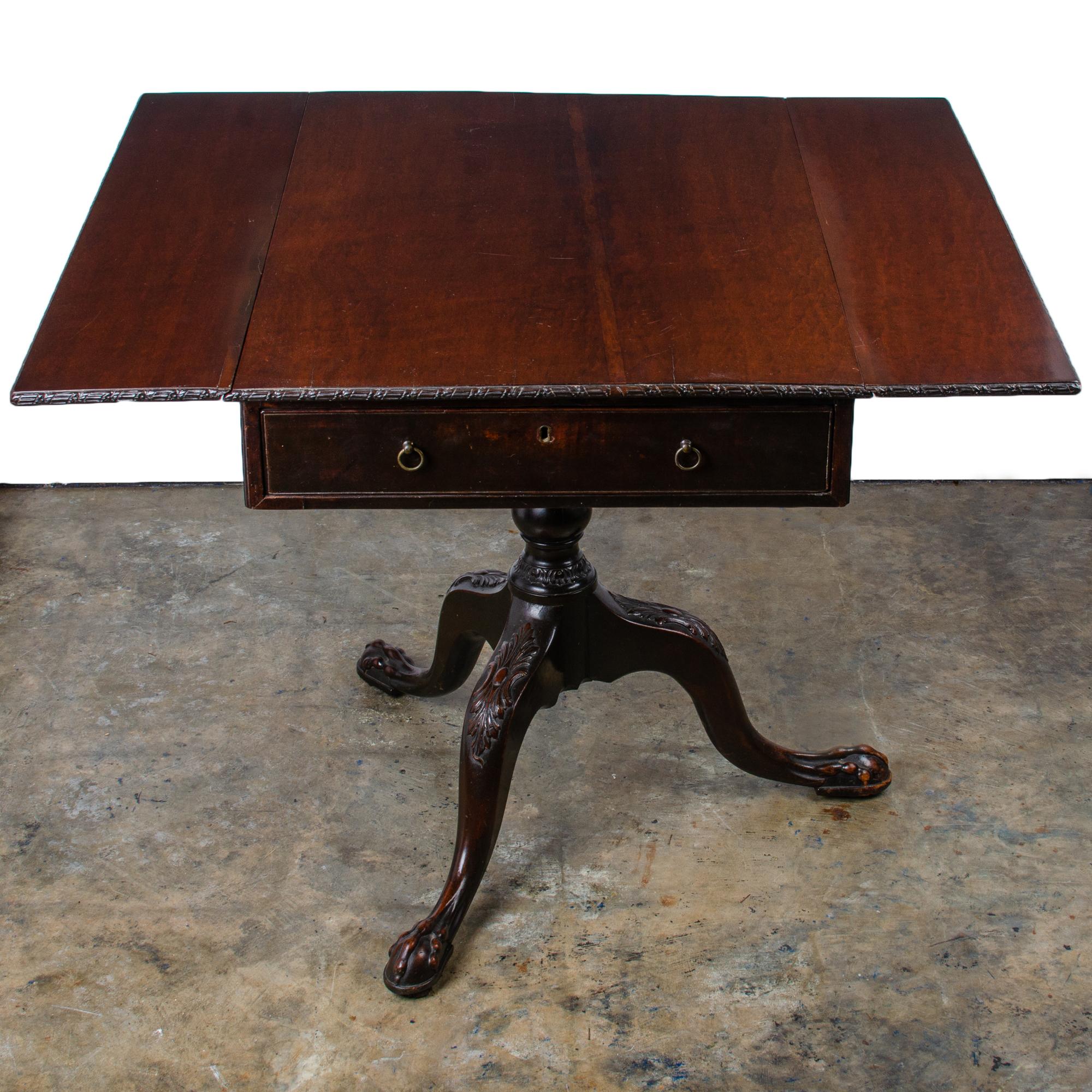 18th Century and Earlier Plum Pudding Mahogany Drop Leaf, Dublin, 18th Century For Sale