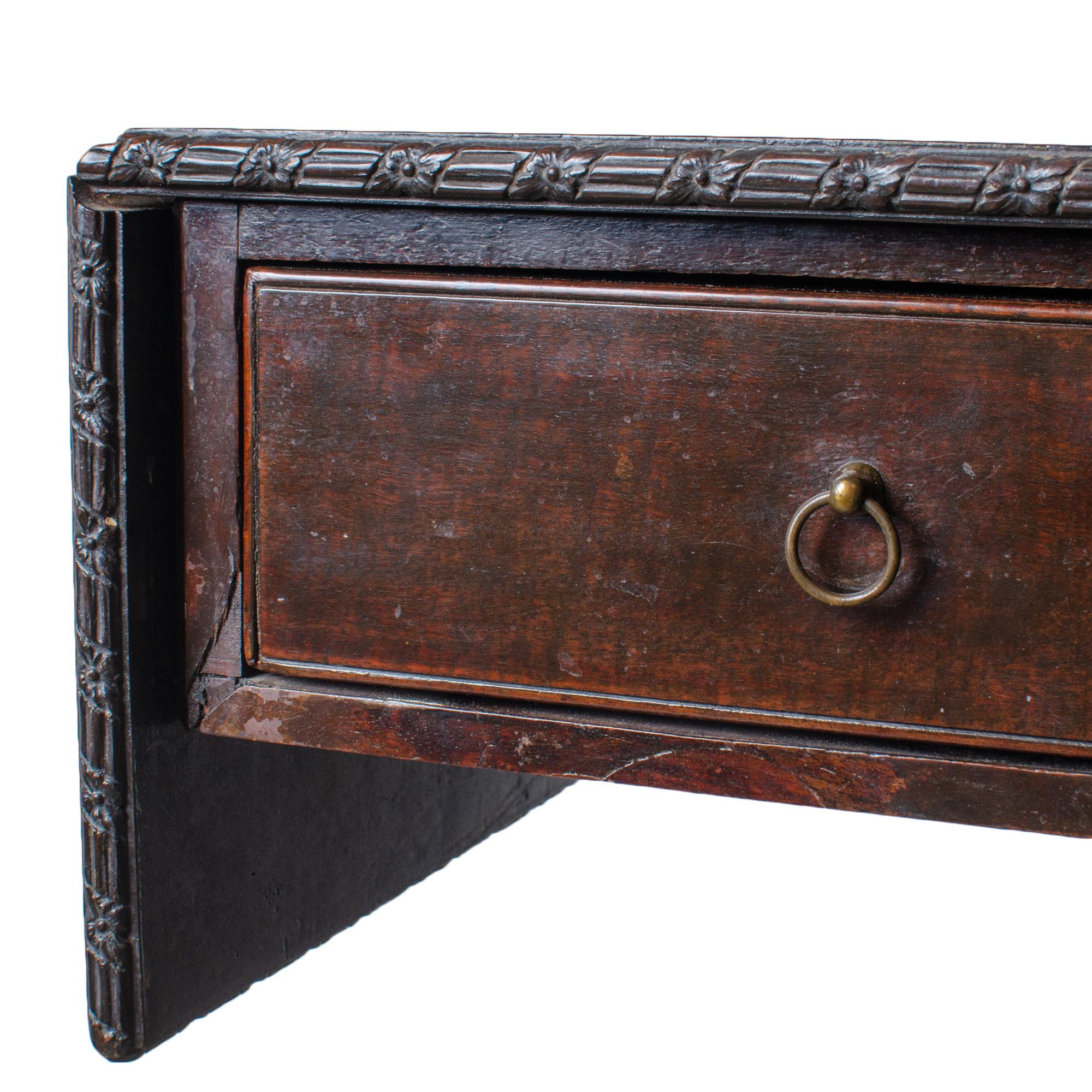 Plum Pudding Mahogany Drop Leaf, Dublin, 18th Century For Sale 2
