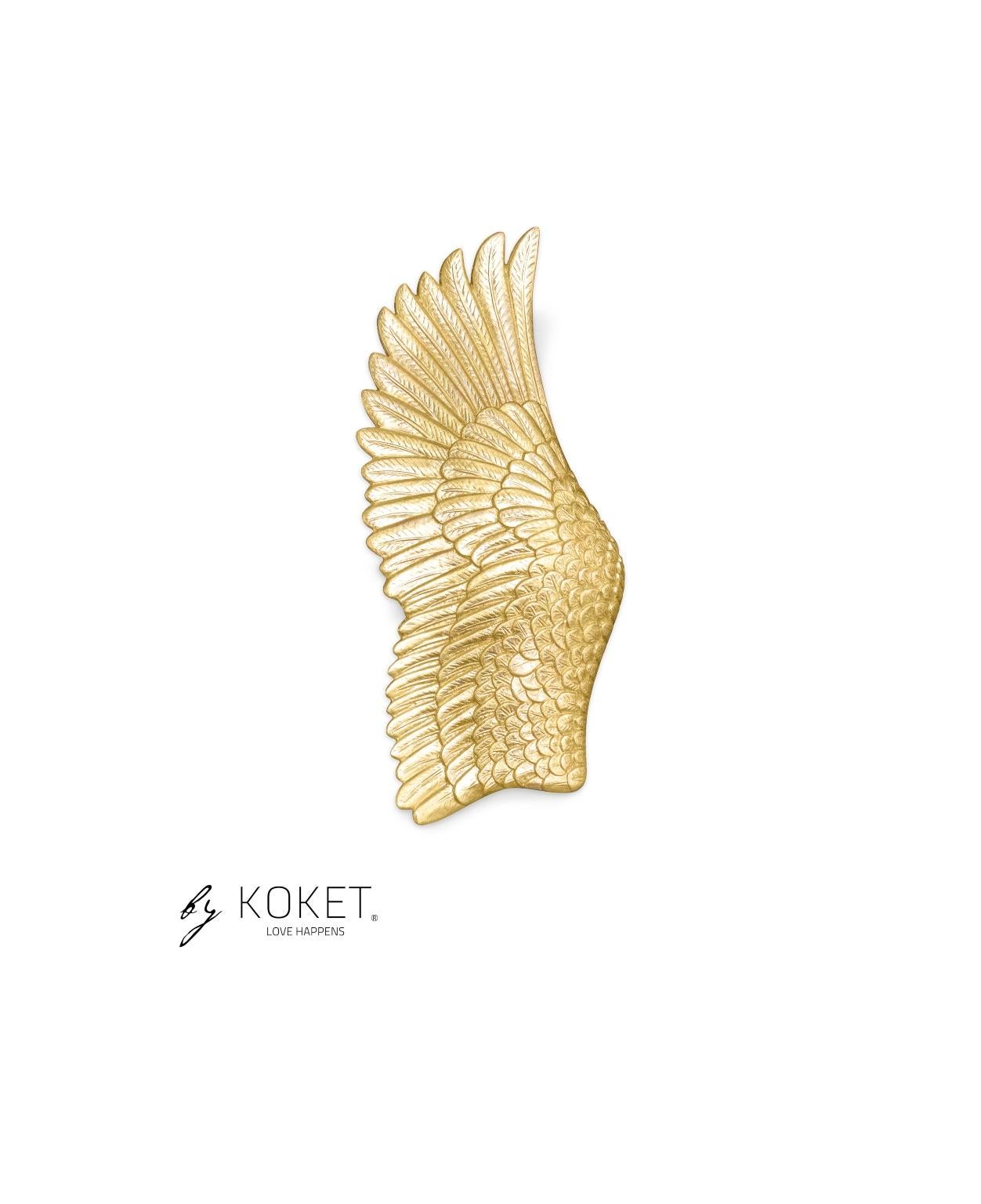 Pluma Sconce in Gold Leaf In New Condition For Sale In New York, NY
