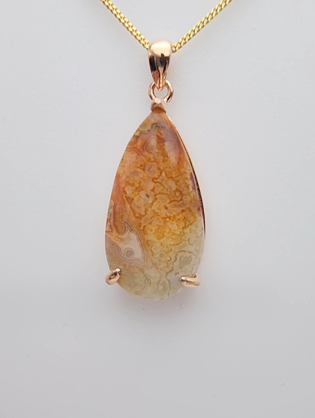 Pendente con Agata Plume Cabochon La gemma a goccia è in oro placcato su argento in vendita 6